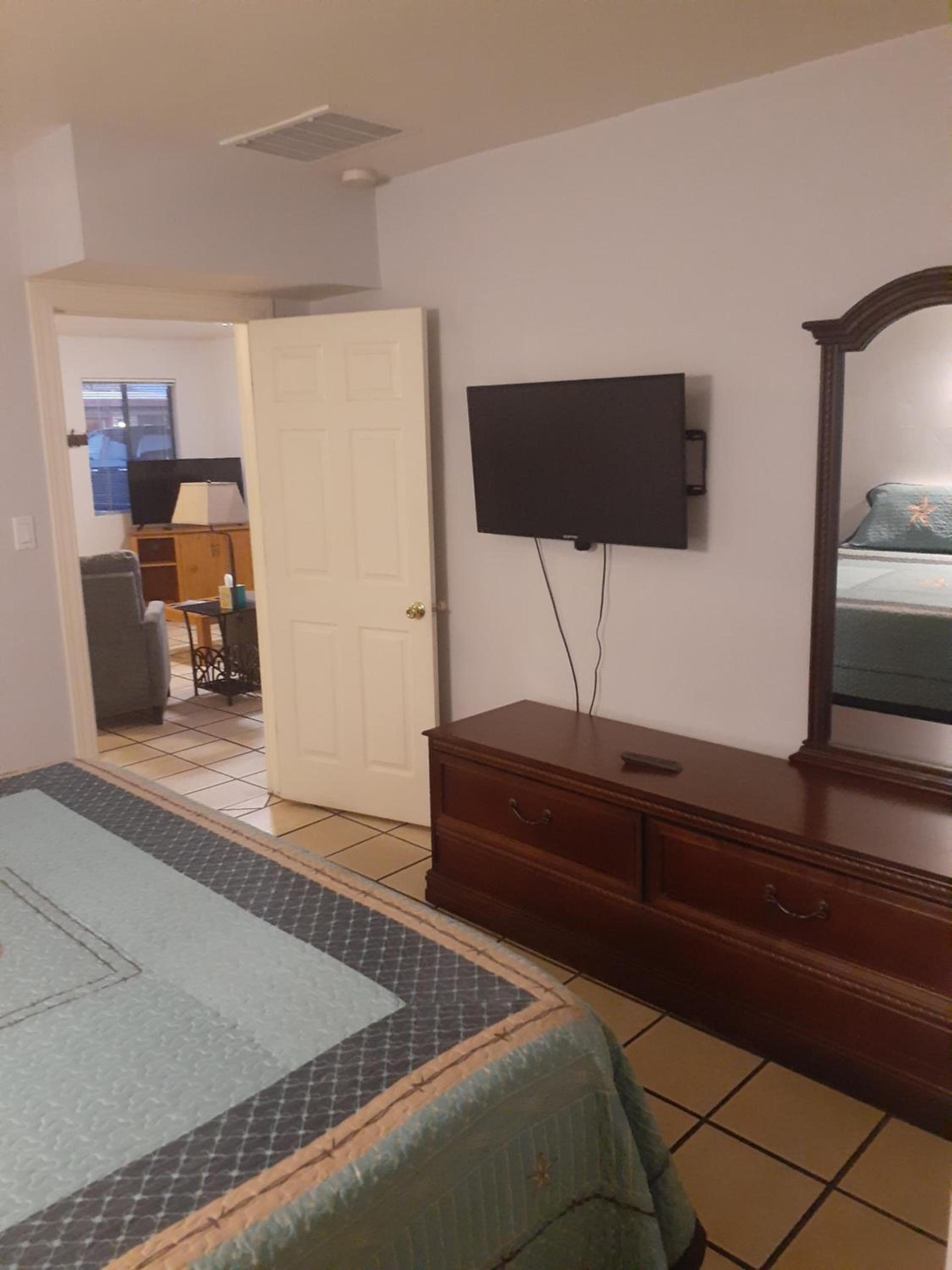 Stagecoach Suites photo 29