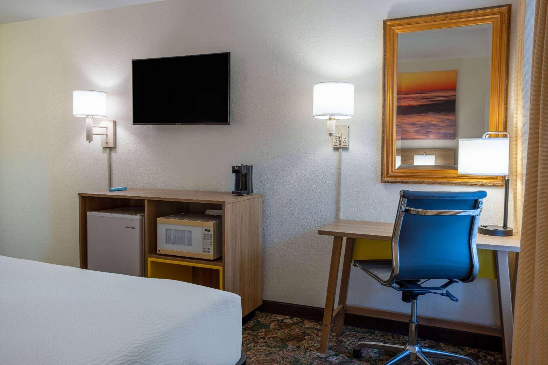 Hotel Carolina A Days Inn by Wyndham photo 21