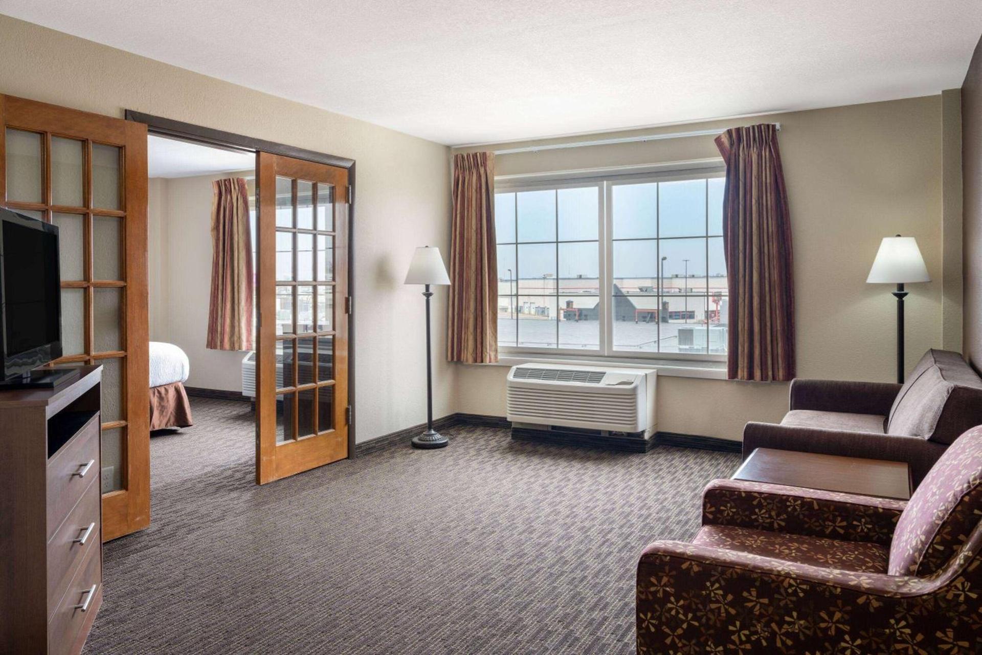 AmericInn by Wyndham Cedar Rapids North photo 24