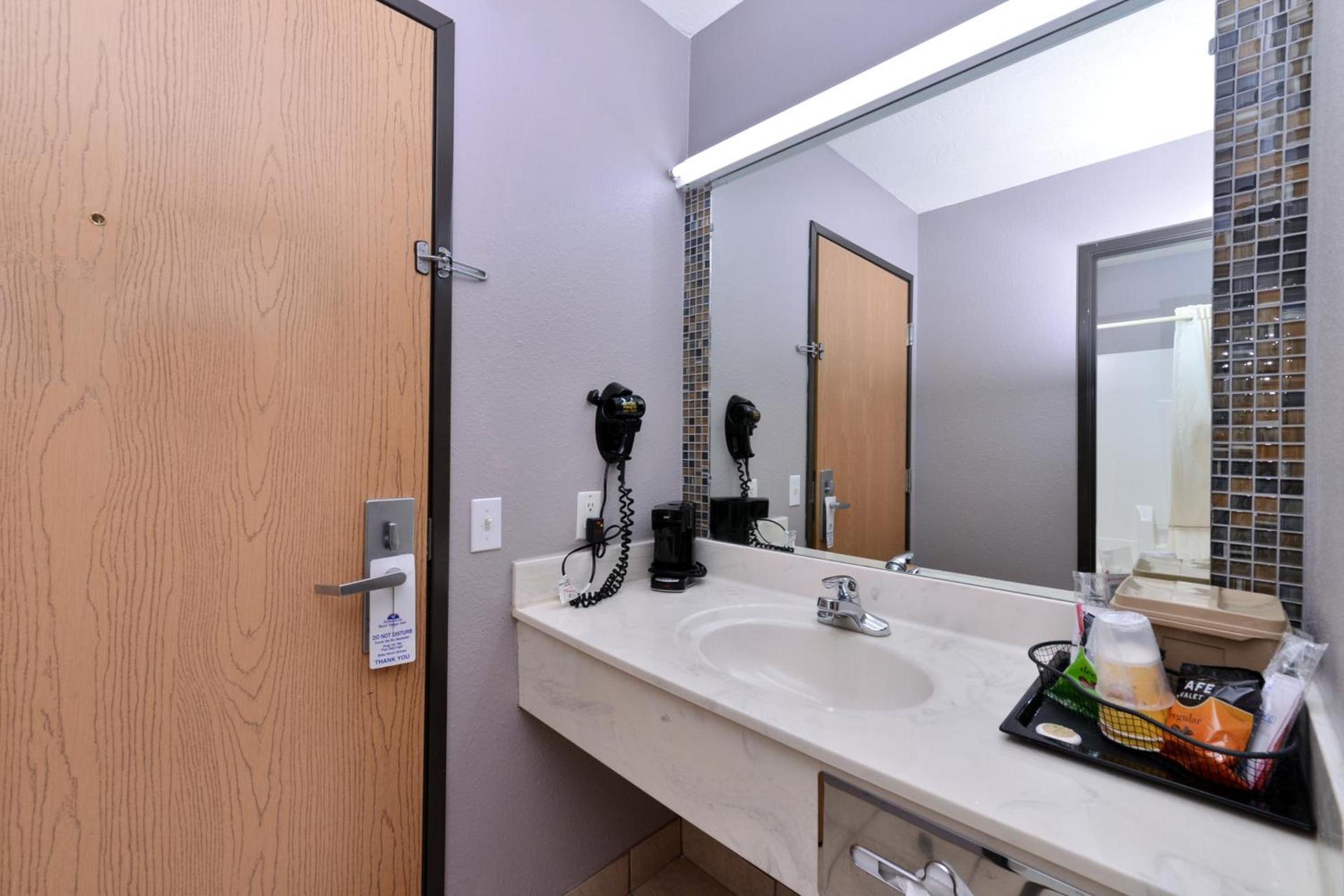 Americas Best Value Inn - Seymour photo 24