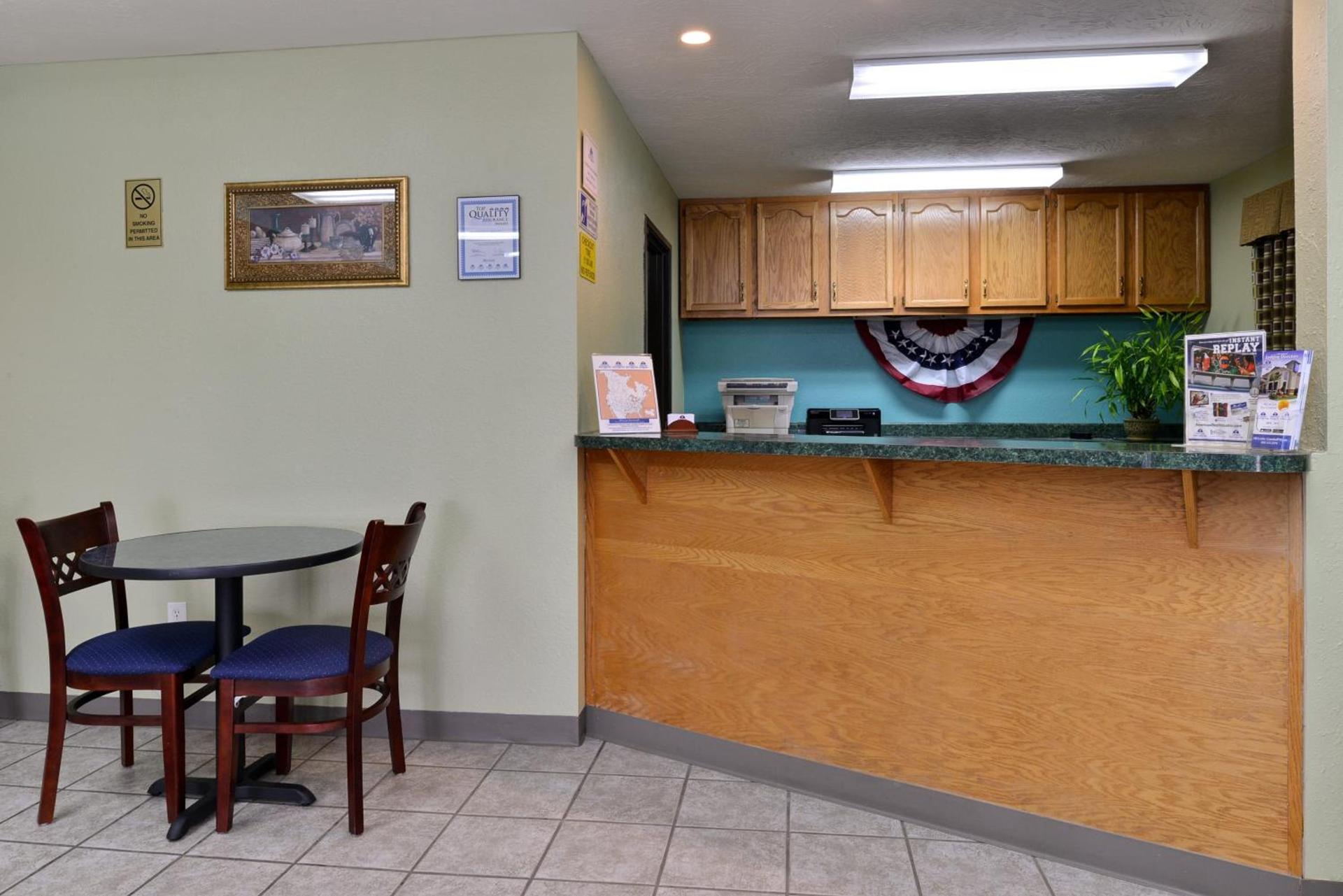 Americas Best Value Inn - Seymour photo 13