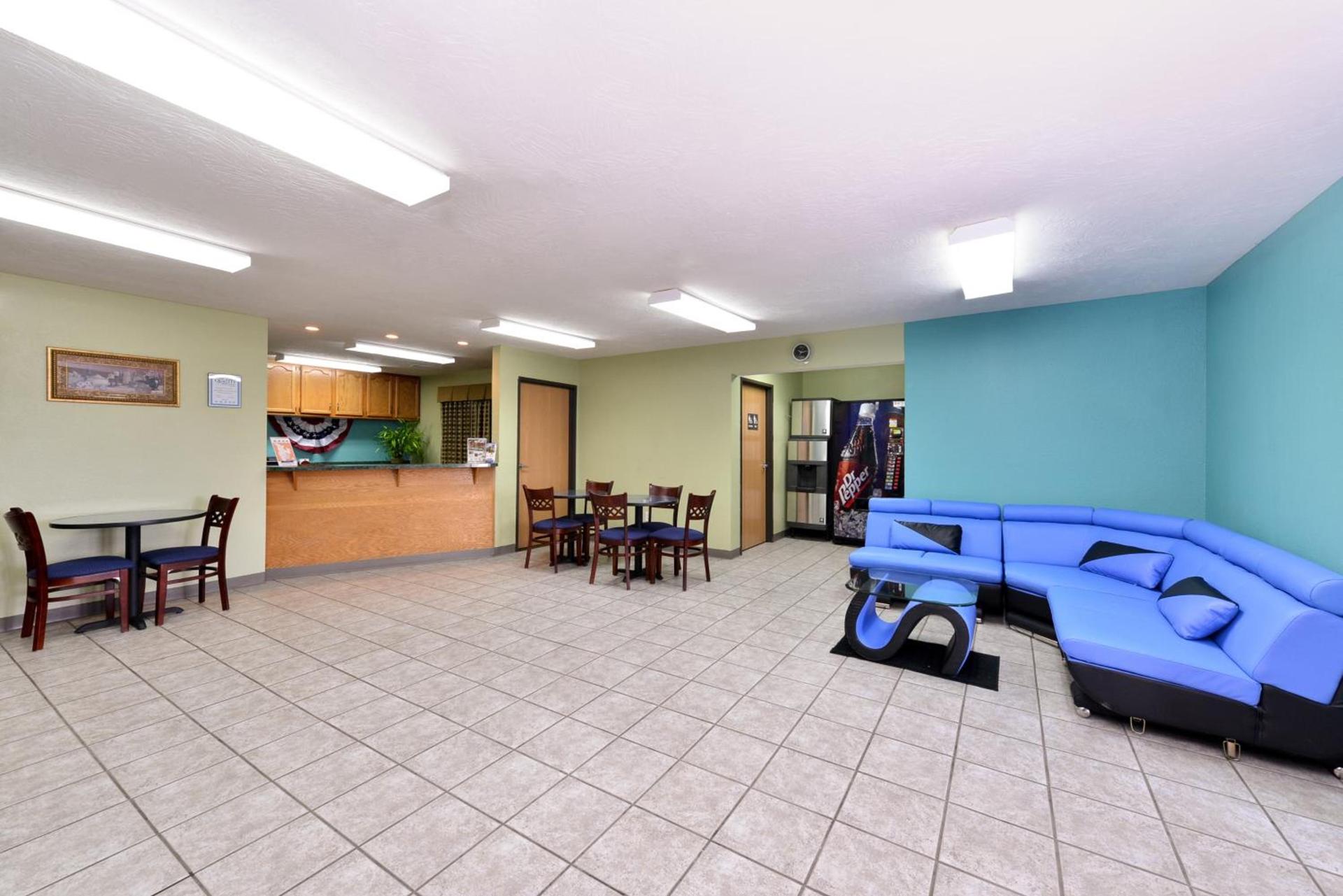 Americas Best Value Inn - Seymour photo 9