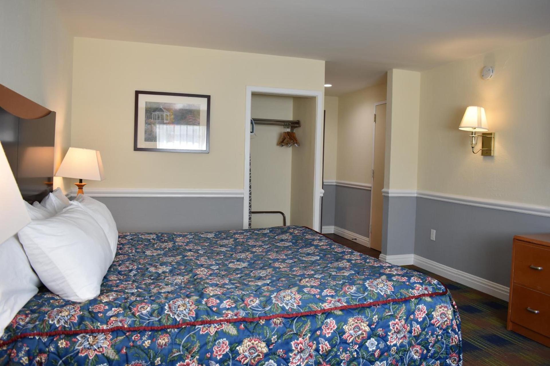 East Norwich Inn photo 16