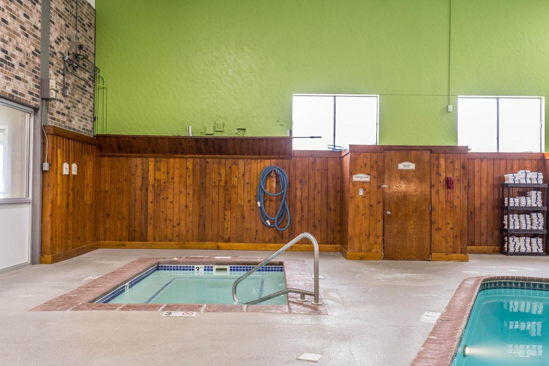 EverSpring Inn and Suites photo 17