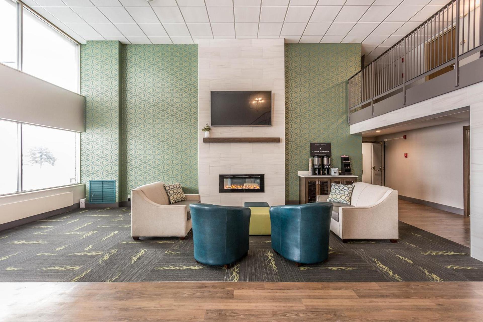 EverSpring Inn and Suites photo 2