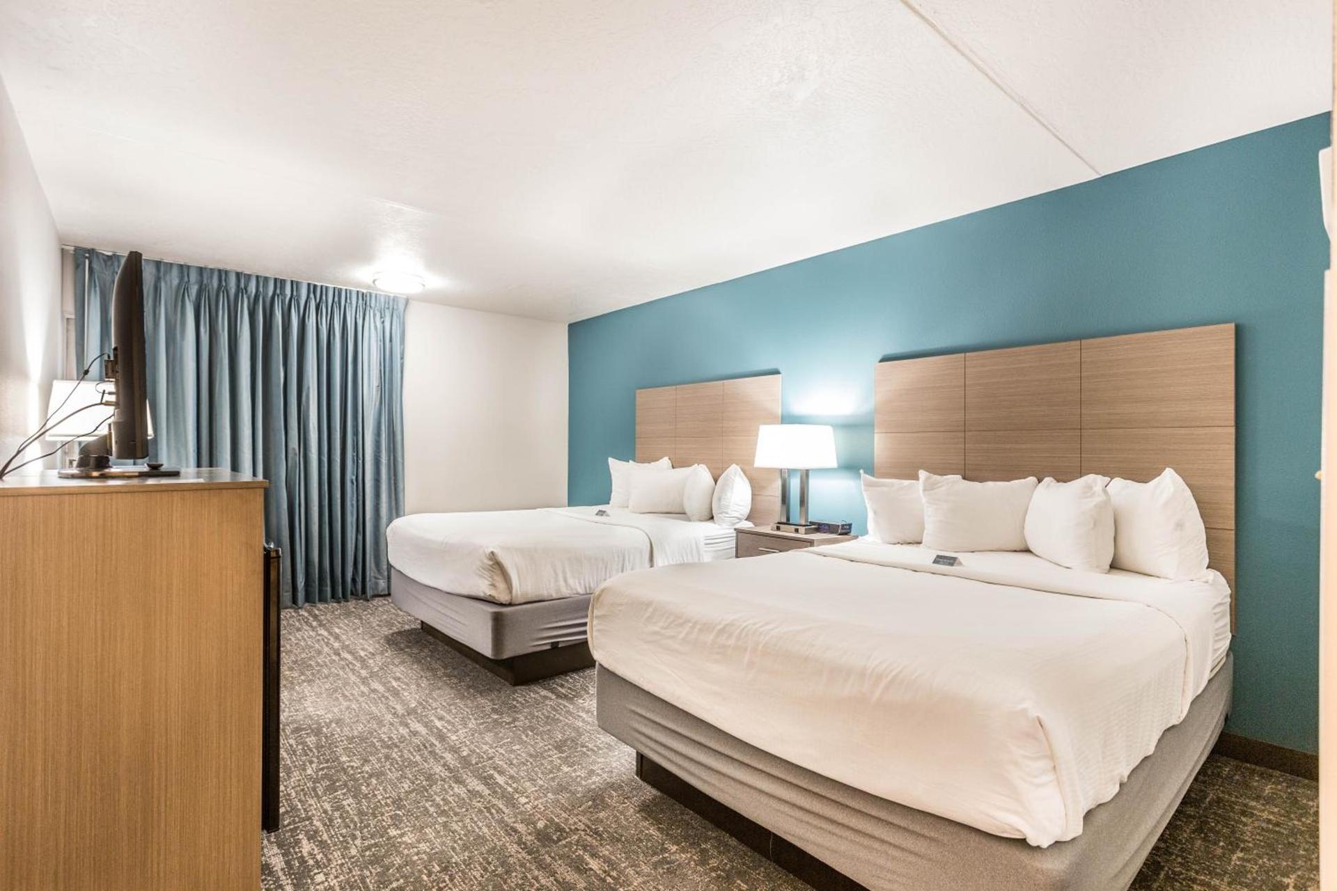 EverSpring Inn and Suites photo 22
