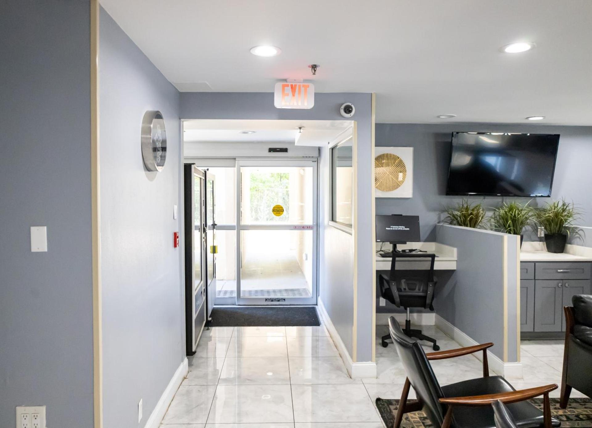 Baymont by Wyndham College Park Atlanta Airport South photo 36