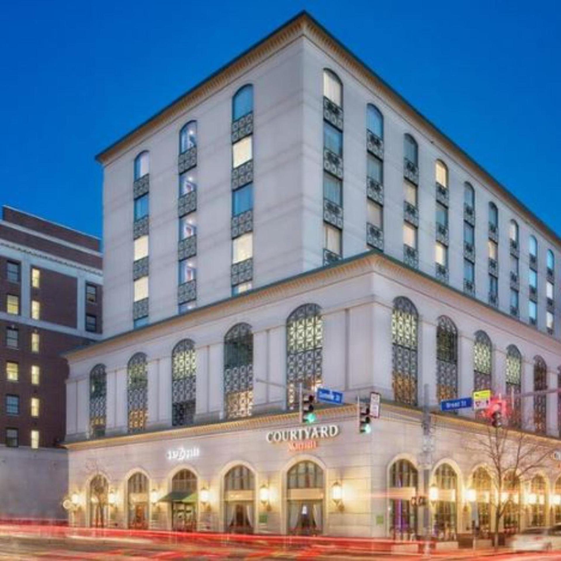 Courtyard by Marriott Stamford Downtown photo 2