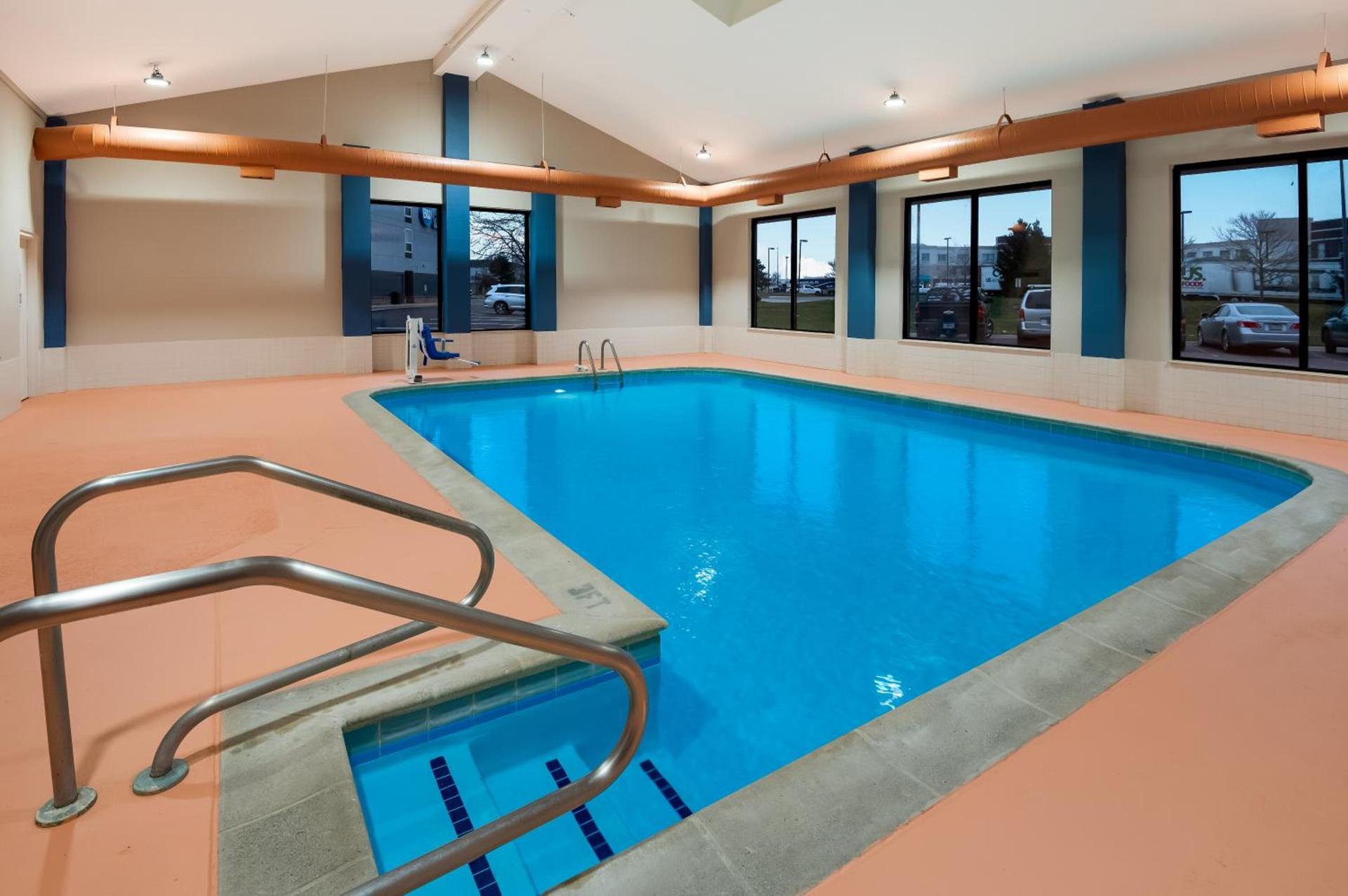 Comfort Inn & Suites Fishers - Indianapolis photo 83