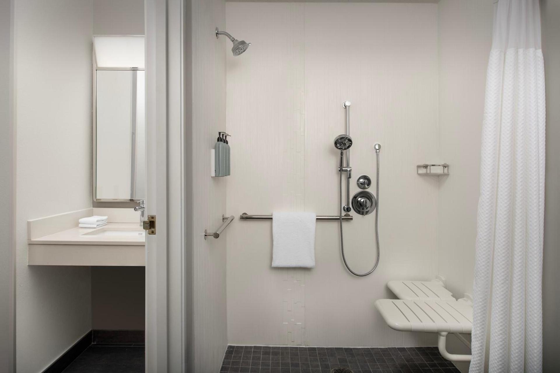 Courtyard by Marriott Dayton Beavercreek photo 24