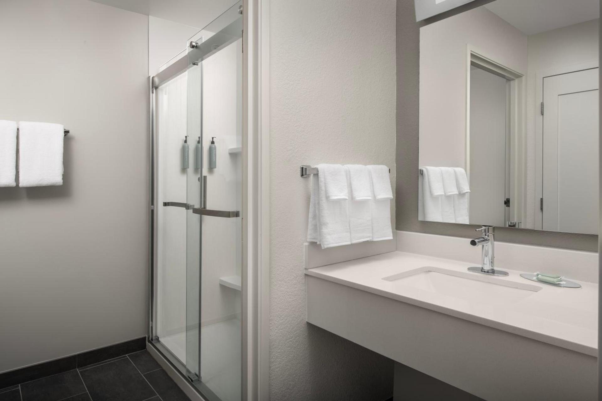 Courtyard by Marriott Dayton Beavercreek photo 3