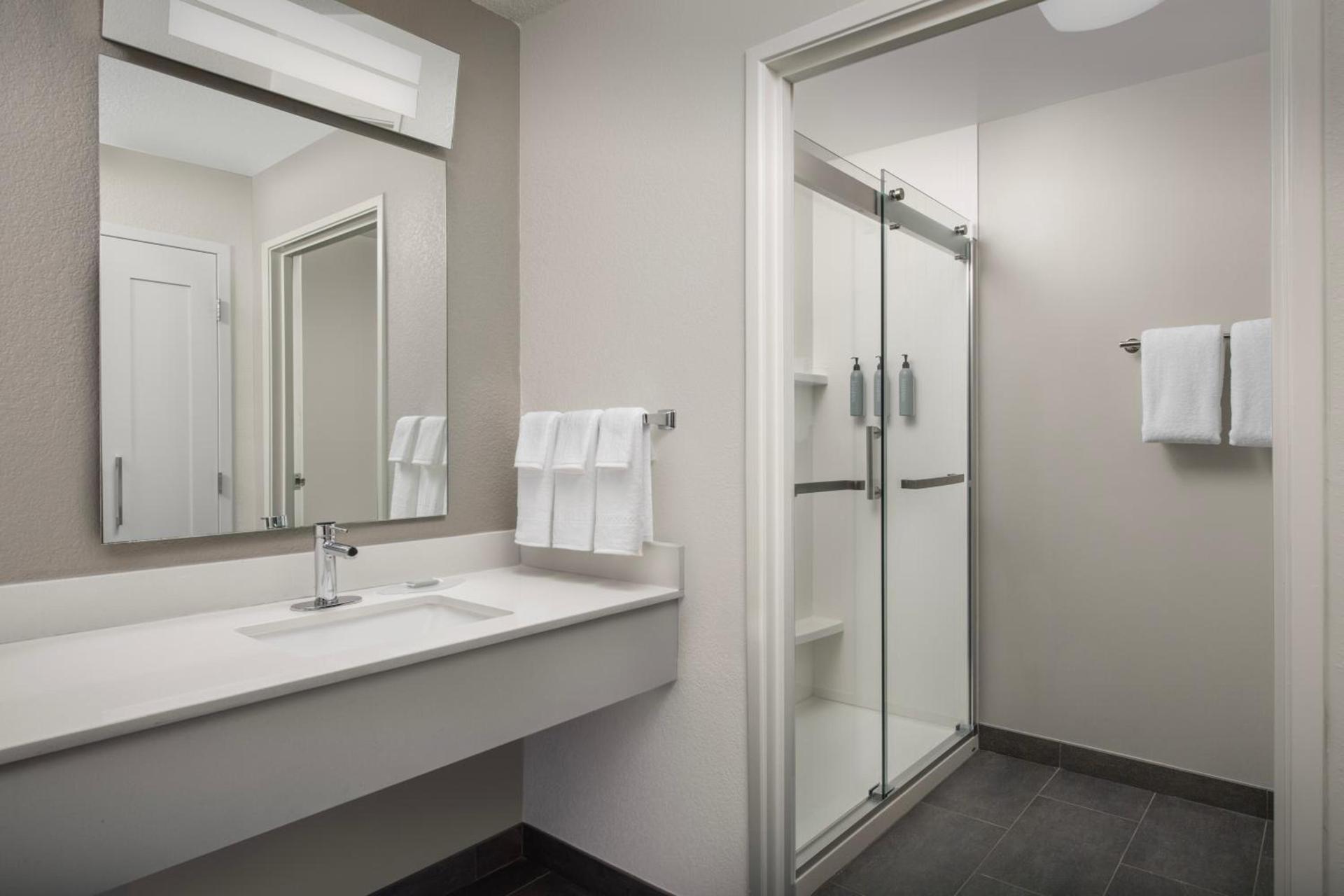 Courtyard by Marriott Dayton Beavercreek photo 23