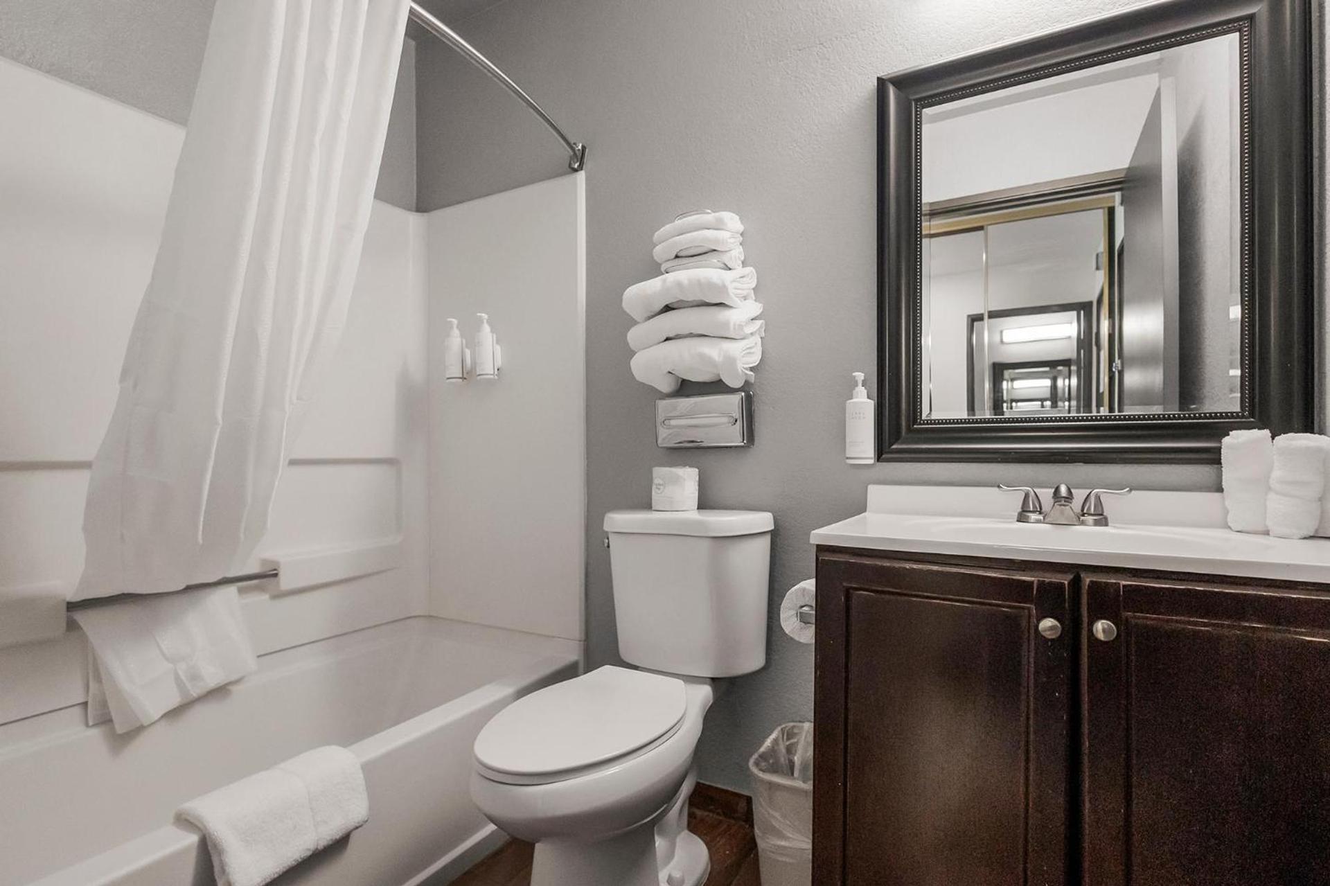 Sutter Inn photo 16
