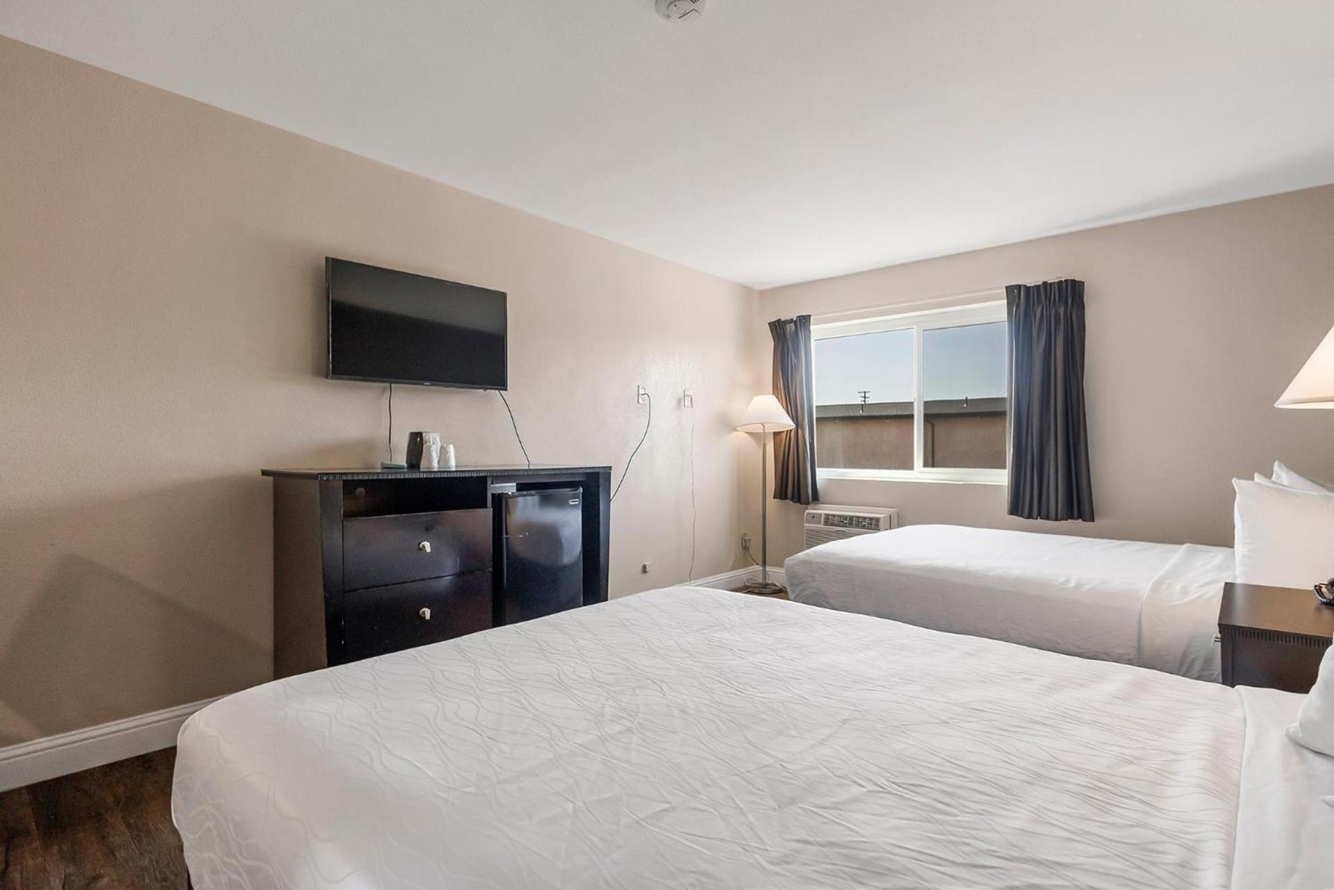 Sutter Inn photo 35