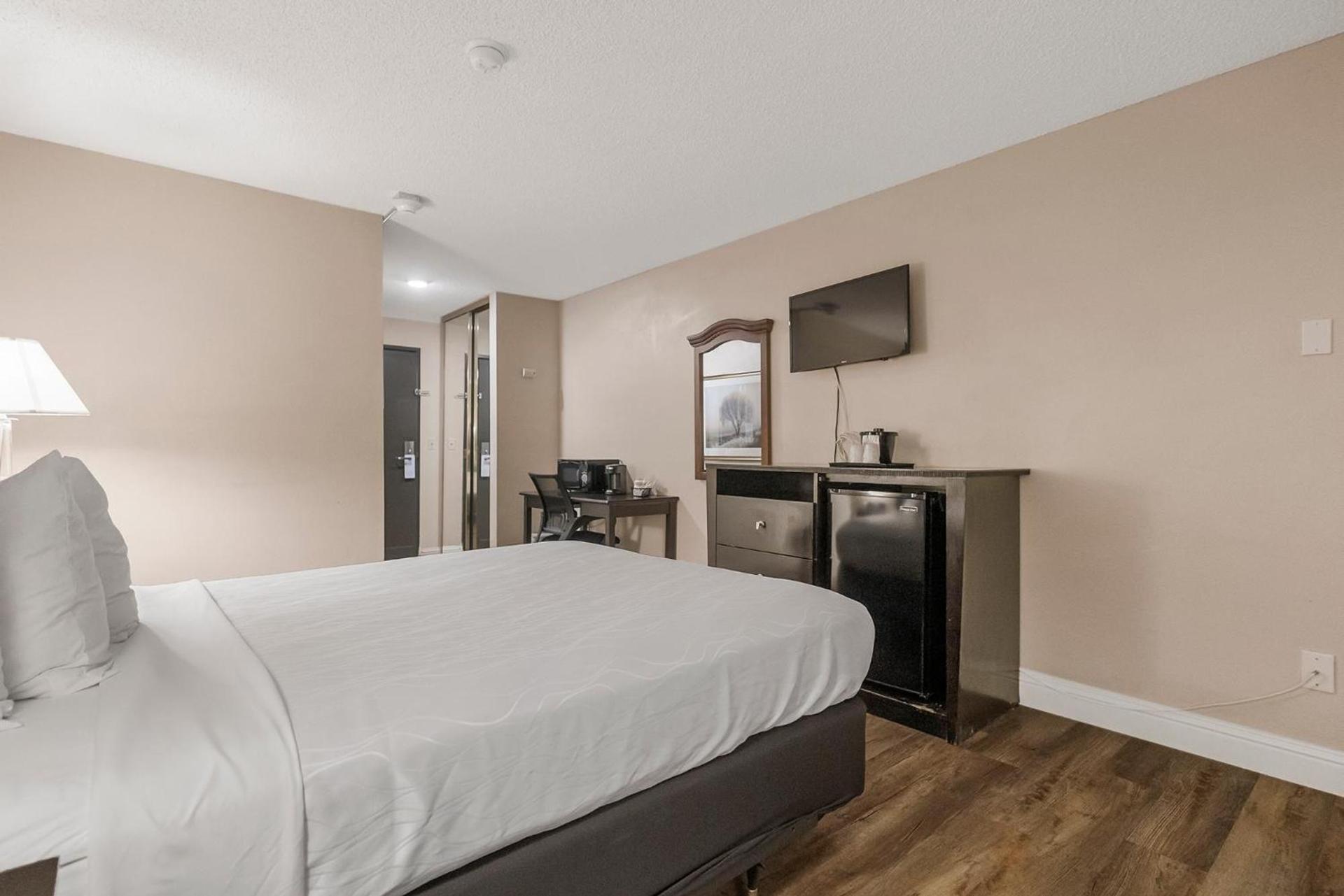 Sutter Inn photo 18