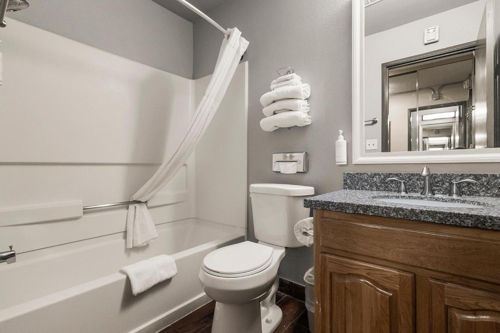 Sutter Inn photo 22