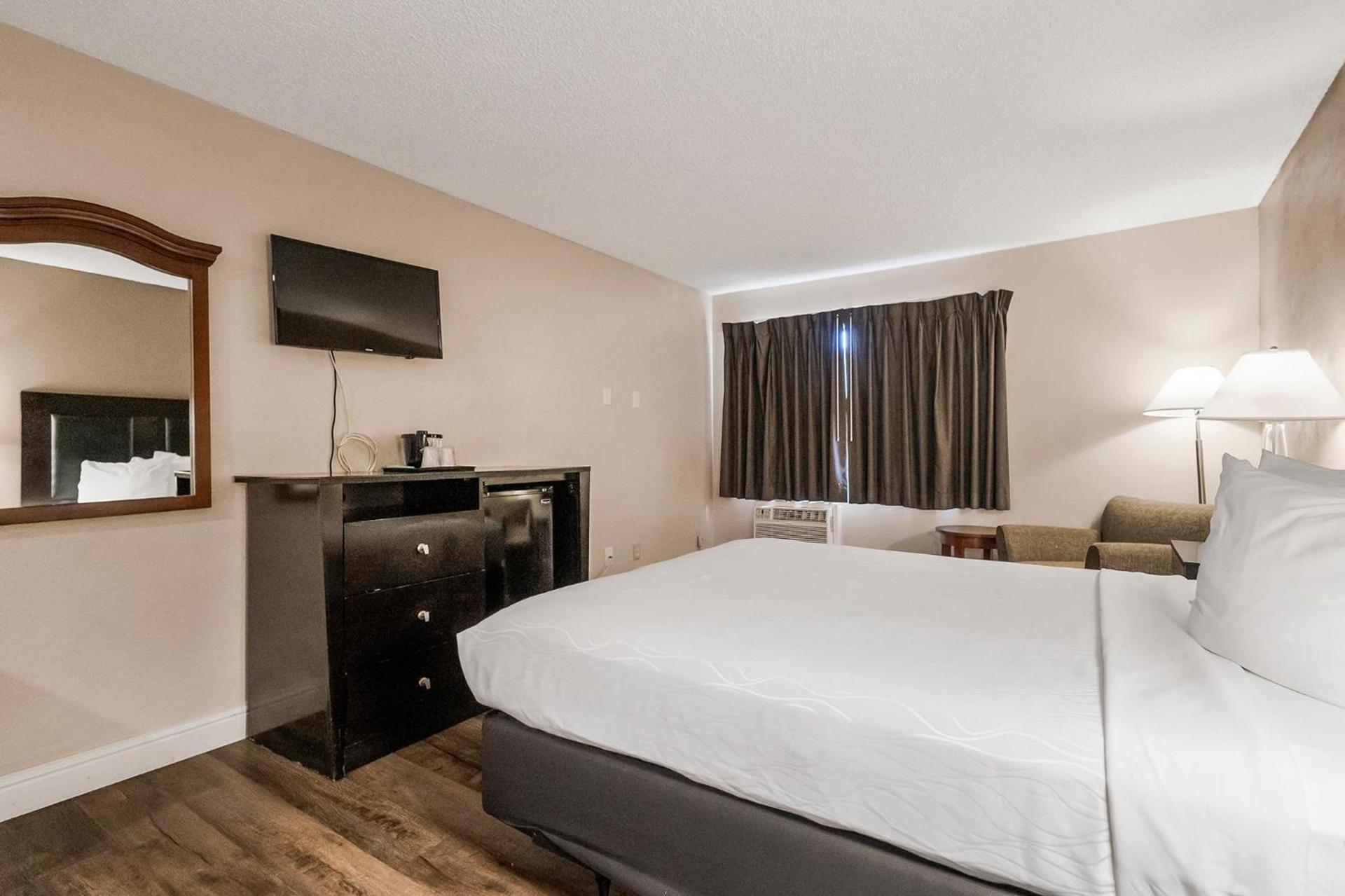 Sutter Inn photo 25