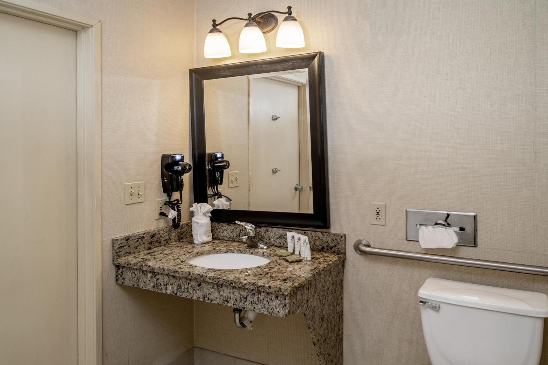 Country Inn & Suites By Radisson, Charleston South, WV photo 47