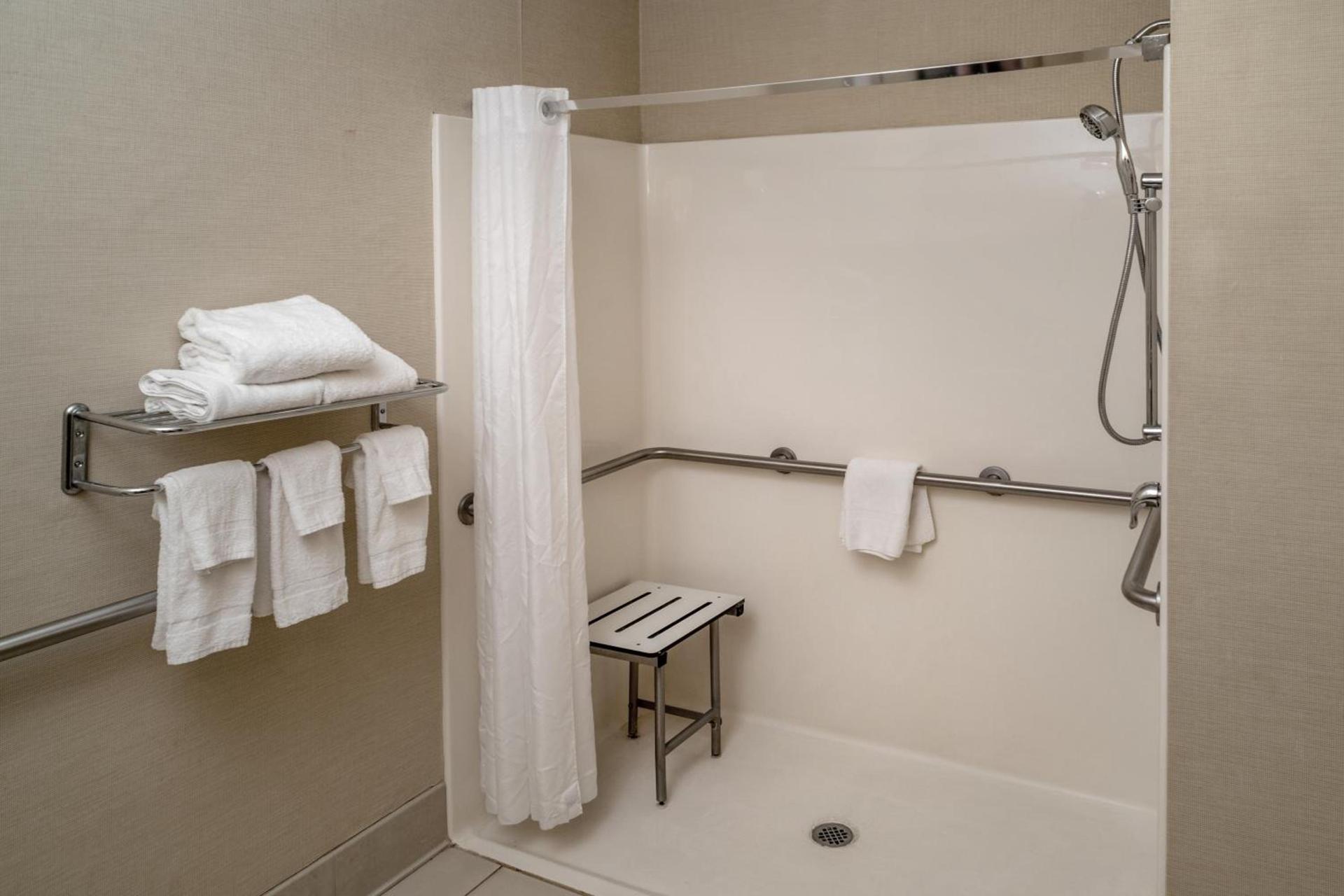 Country Inn & Suites By Radisson, Charleston South, WV photo 48