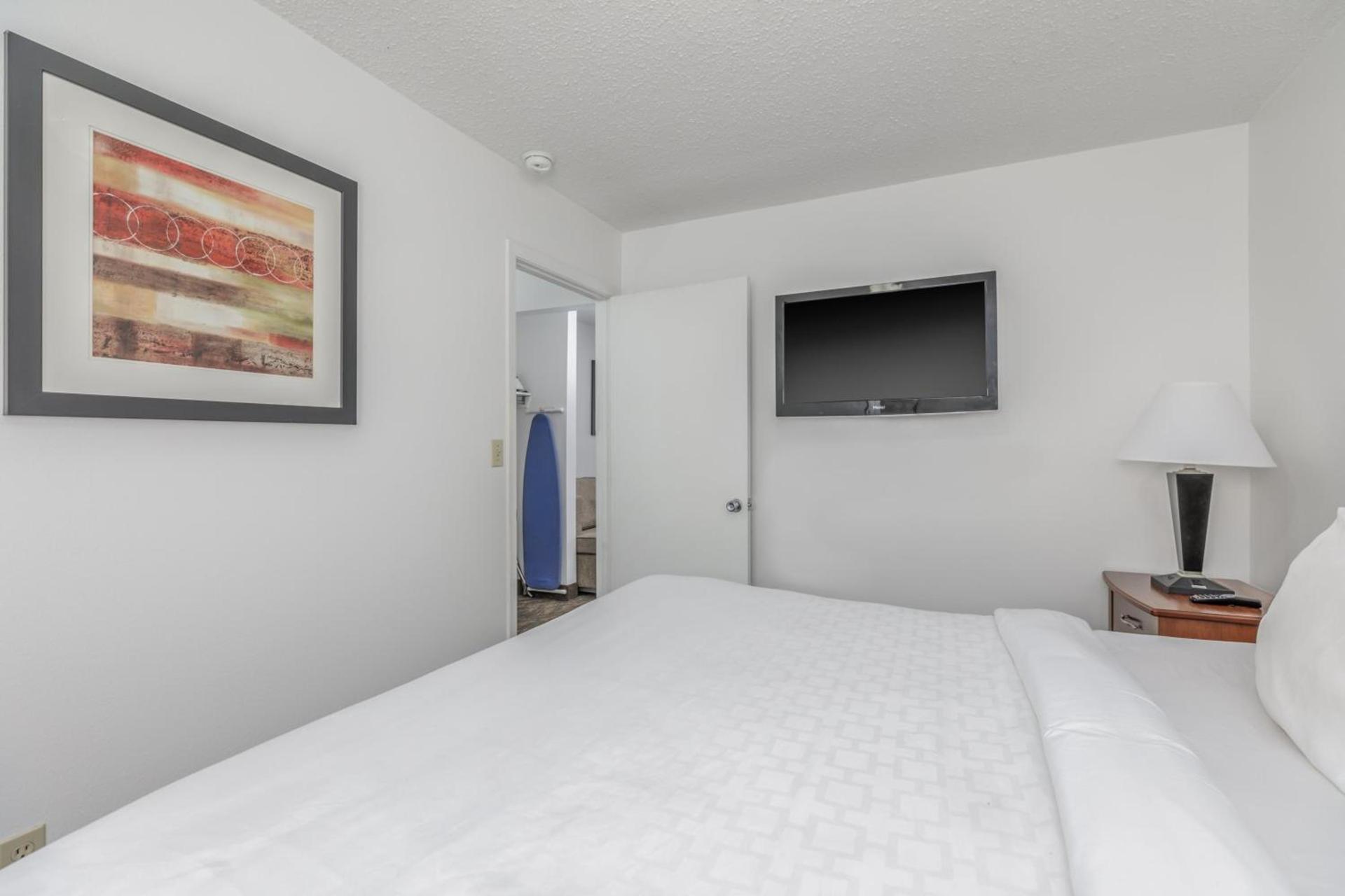 Crossroads Inn & Suites photo 58