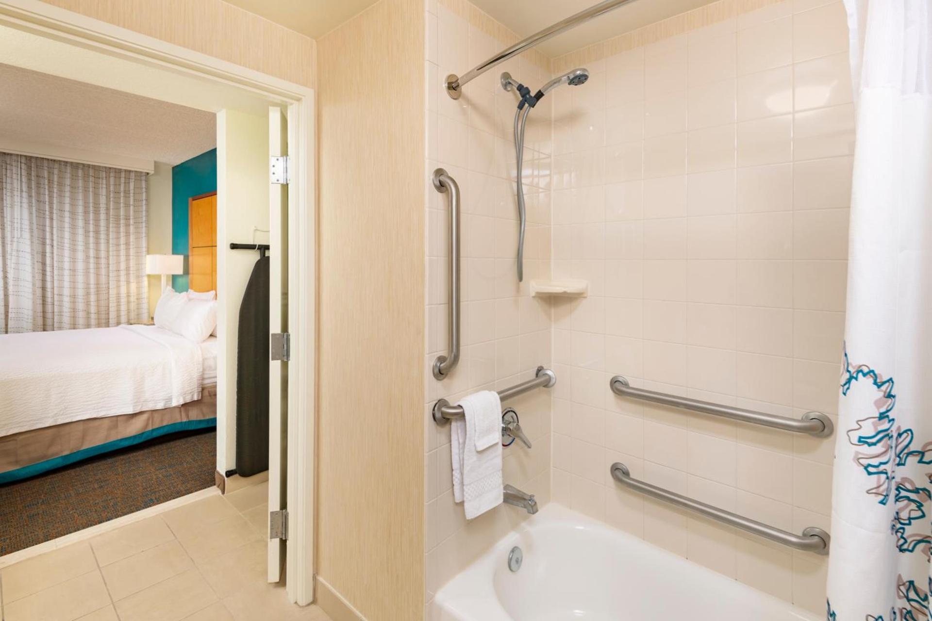Residence Inn Phoenix North Happy Valley photo 2
