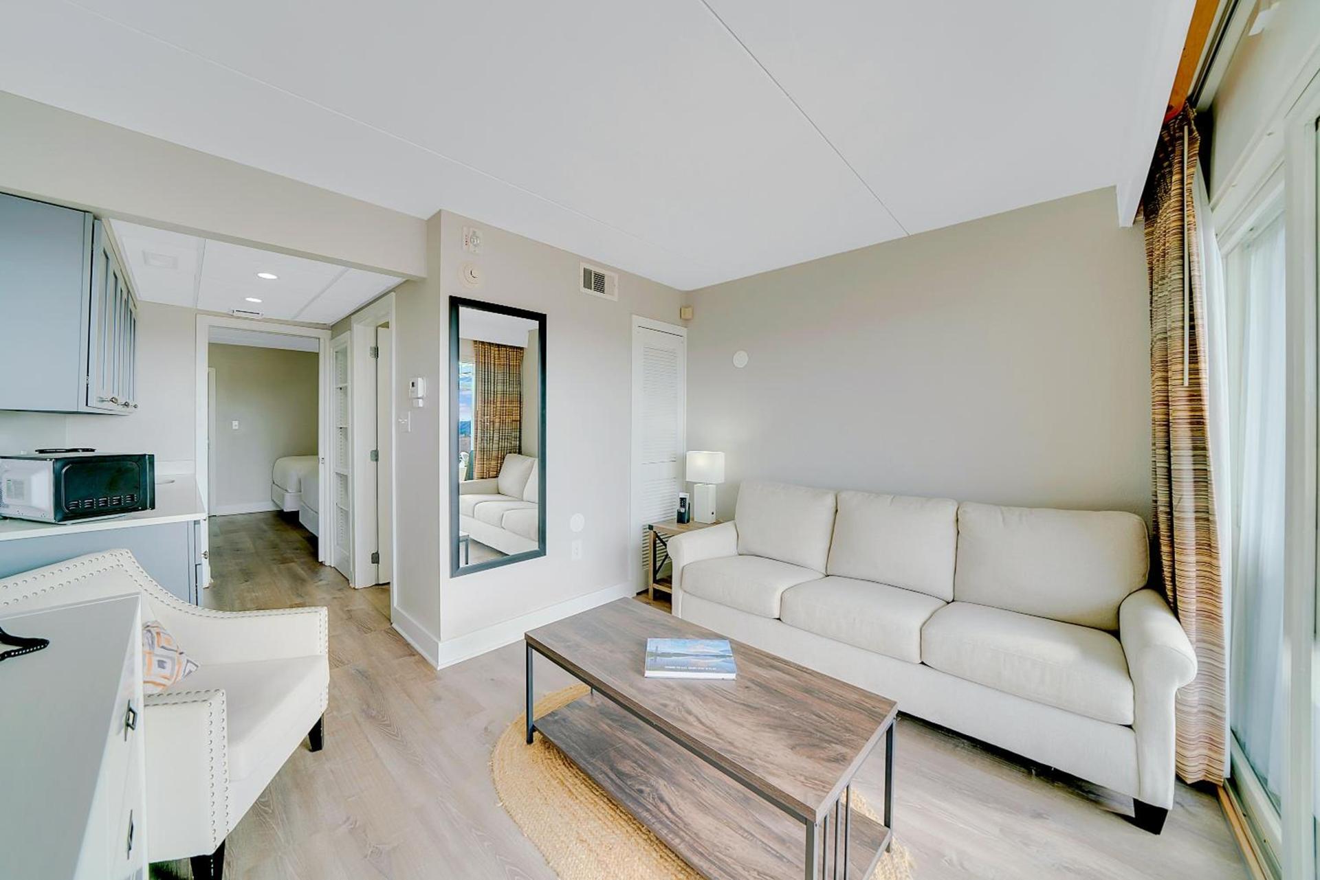 Montreal Beach Resort photo 3