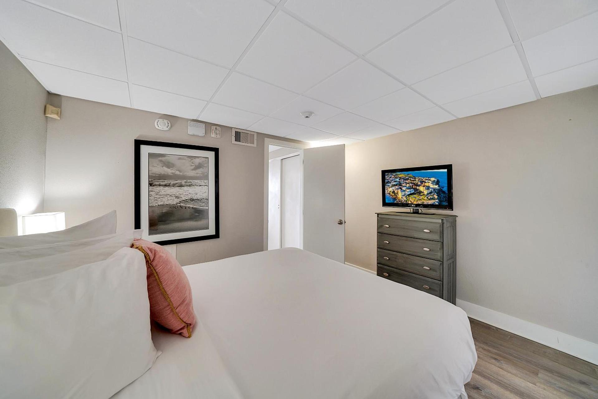 Montreal Beach Resort photo 4