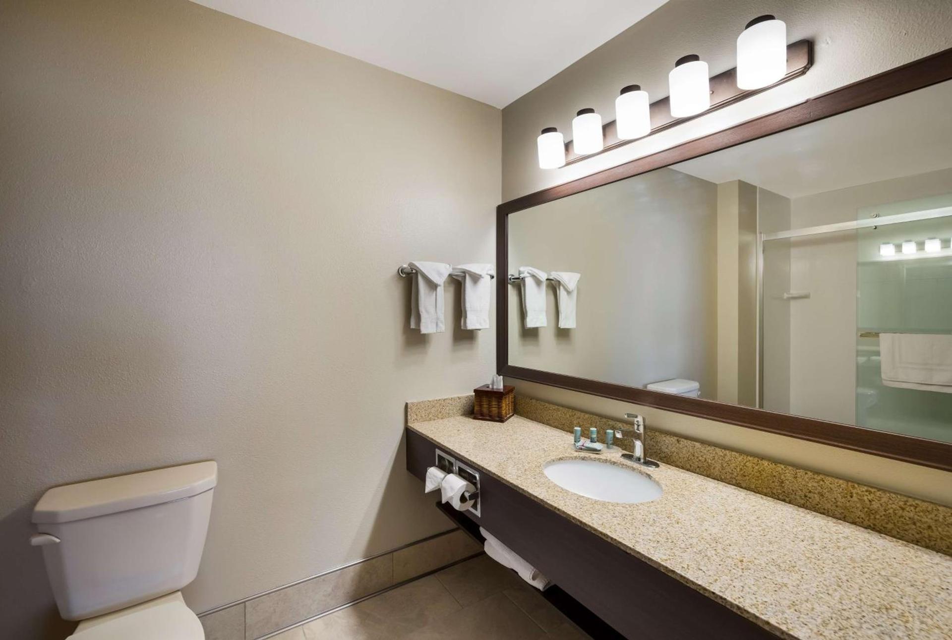 Best Western Vermillion Inn photo 27