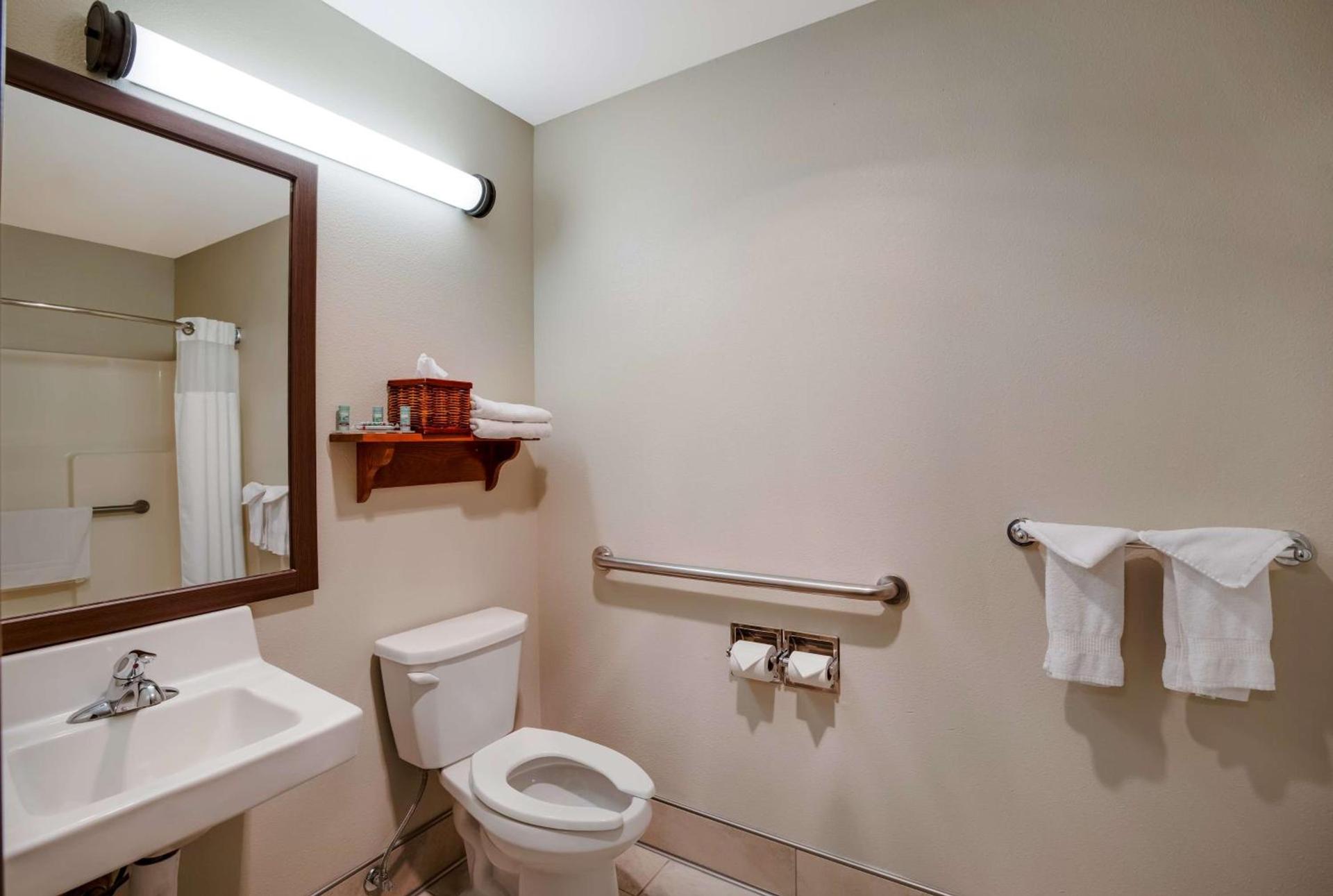 Best Western Vermillion Inn photo 28