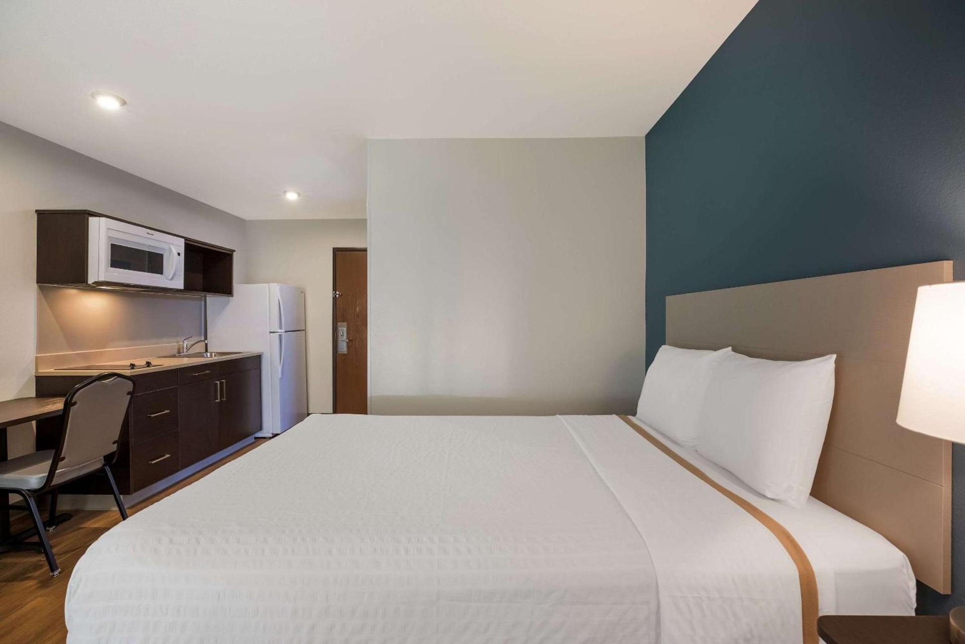 WoodSpring Suites Orlando North - Maitland photo 10