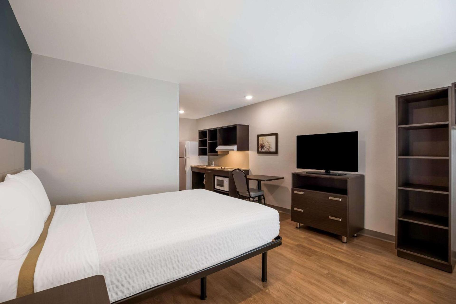 WoodSpring Suites Orlando North - Maitland photo 17