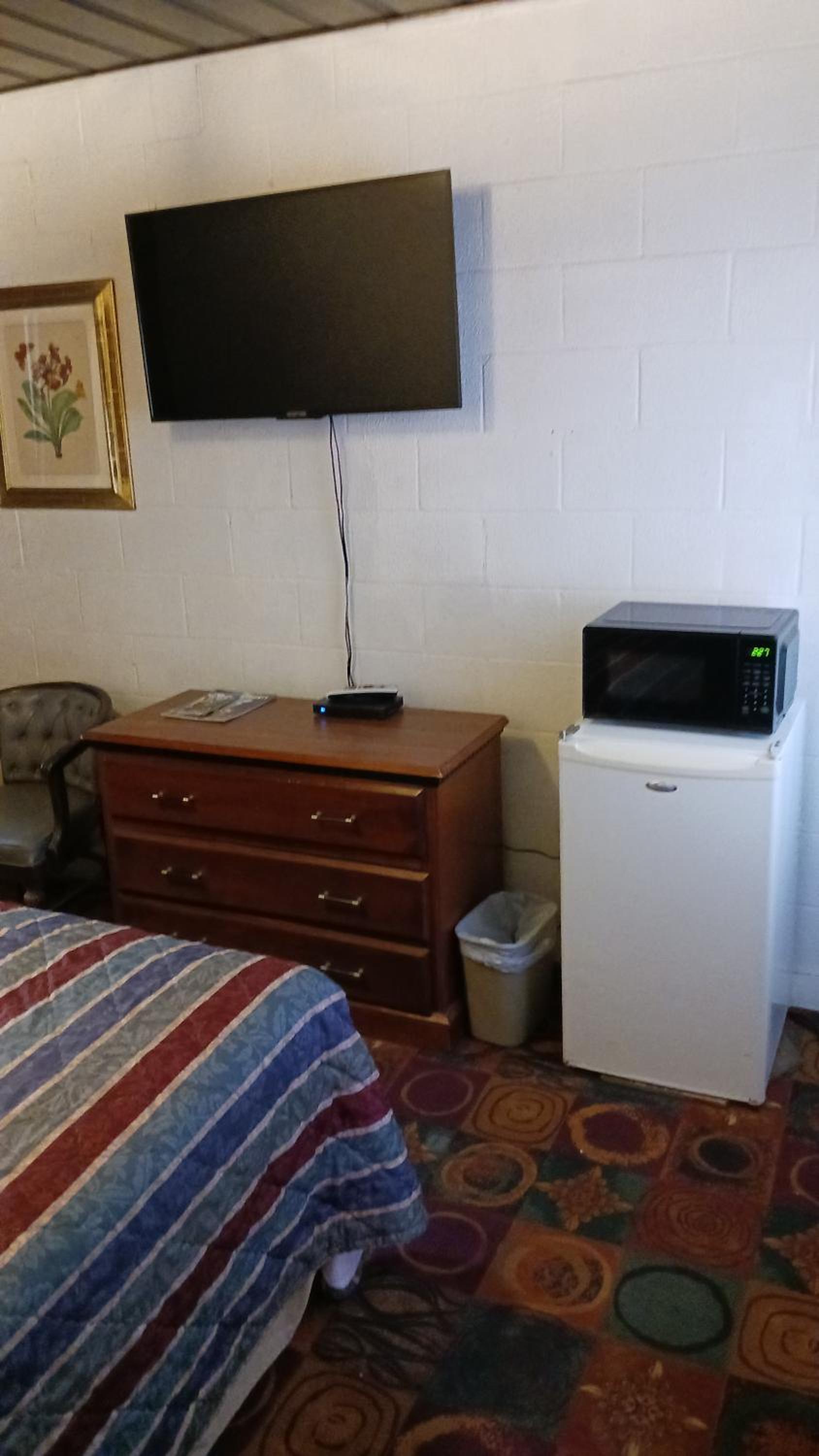 White Pine Motel photo 2