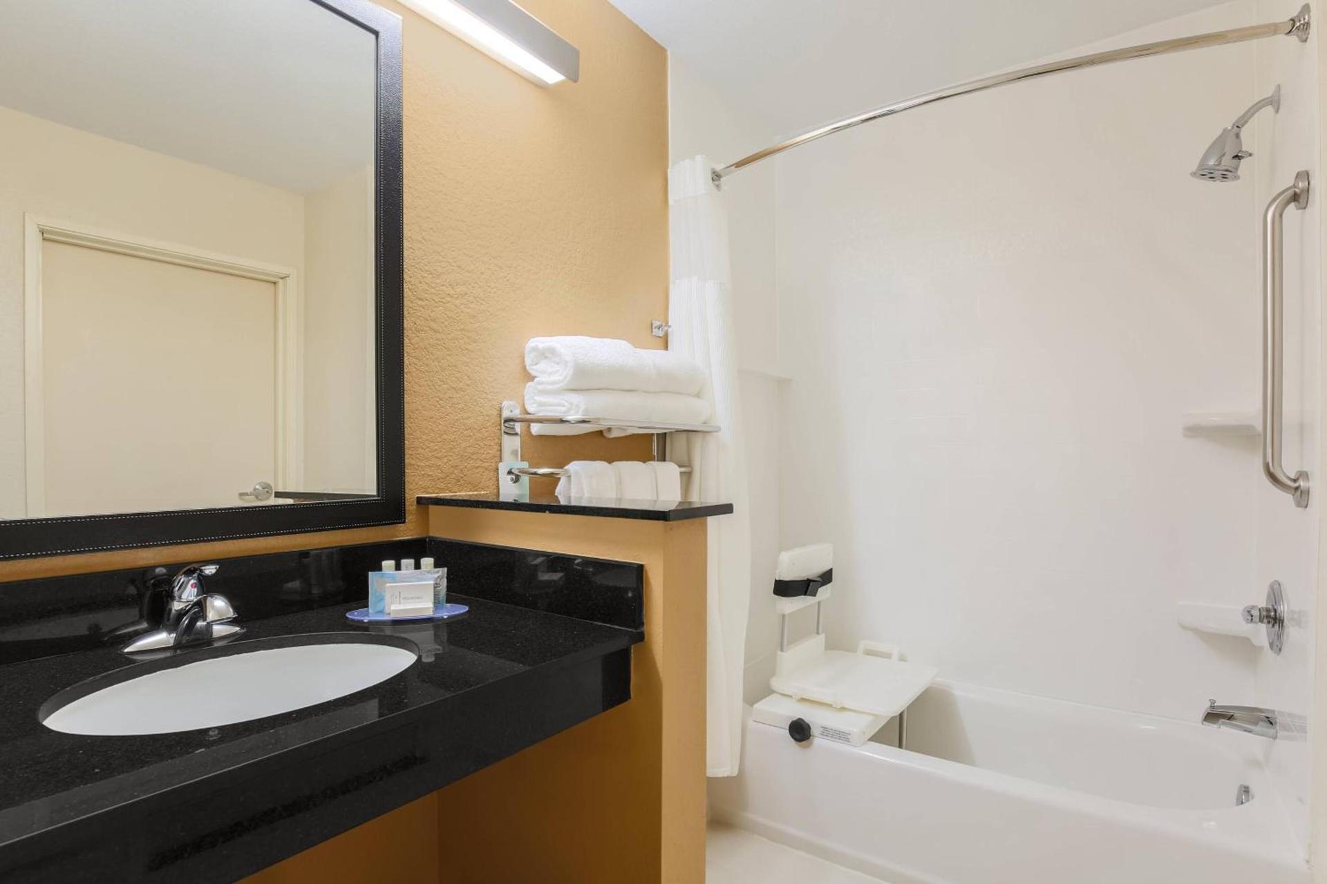 Fairfield Inn & Suites Houston Humble photo 10