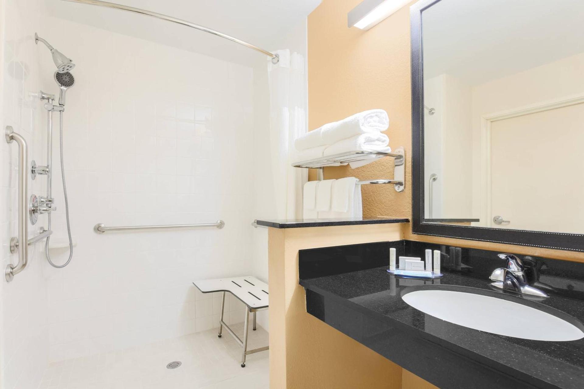 Fairfield Inn & Suites Houston Humble photo 11