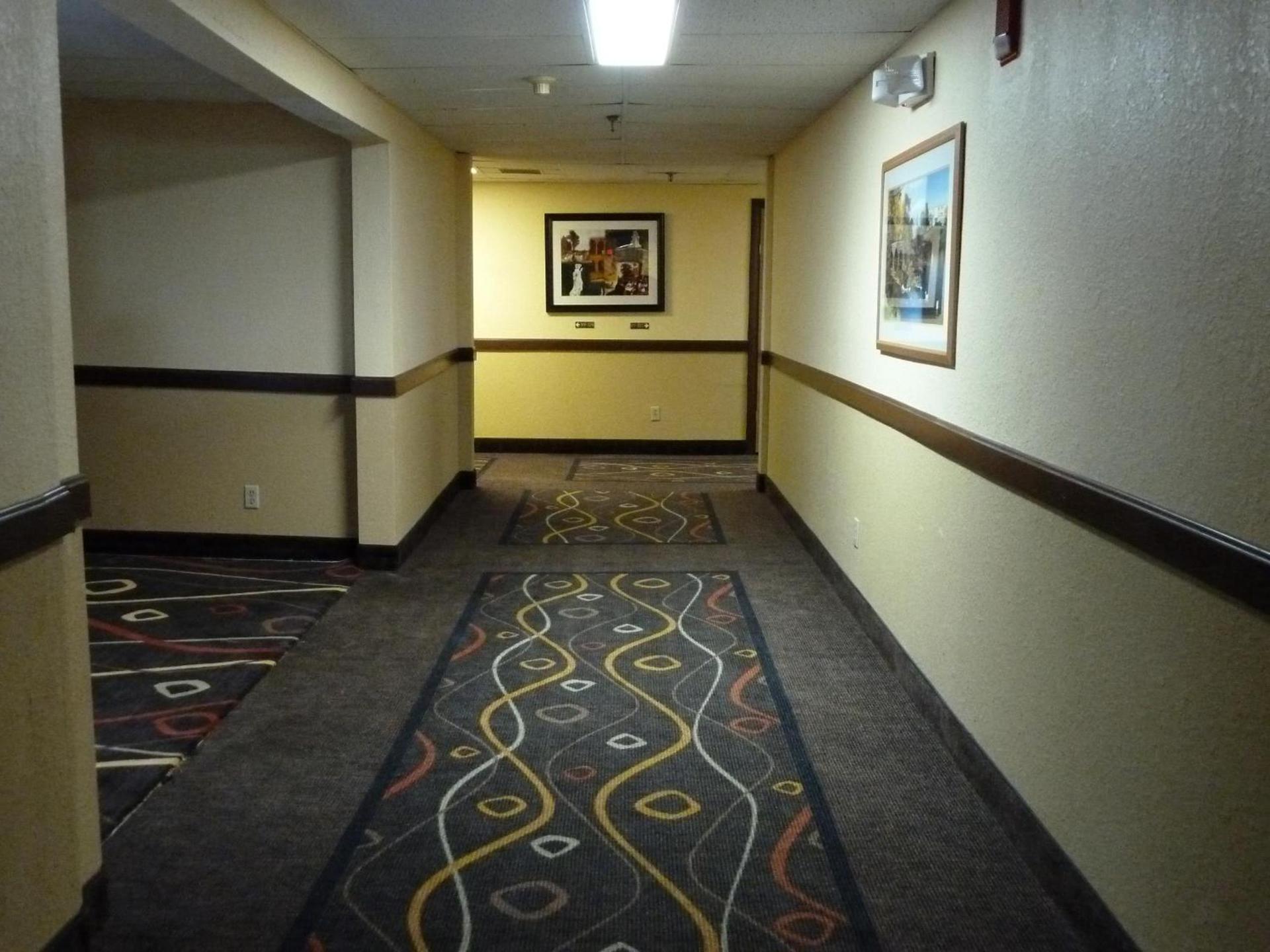 Katahdin Inn & Suites photo 11