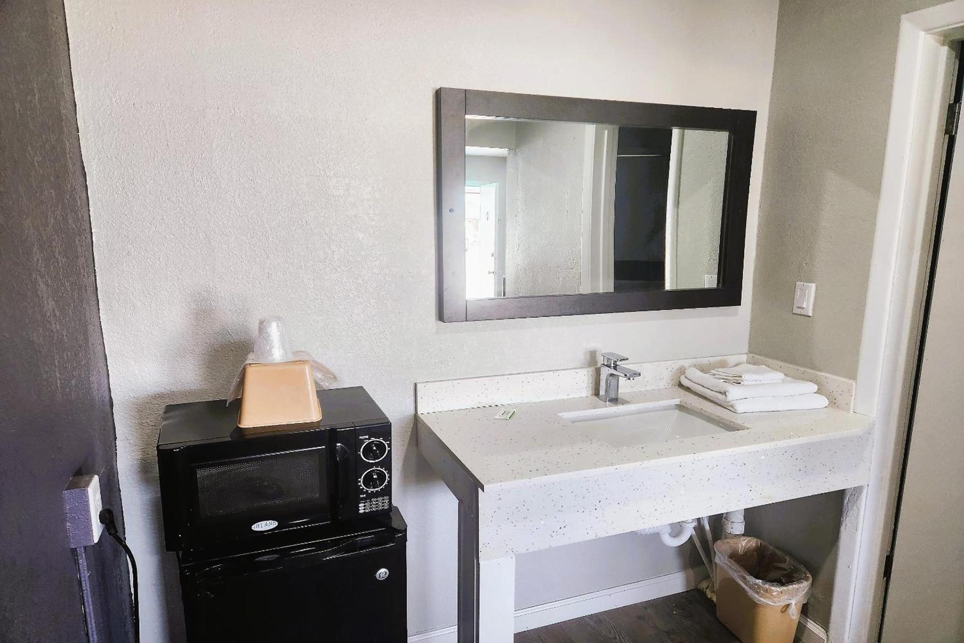 Travel Inn by OYO, Hwy 80 - Jackson photo 13