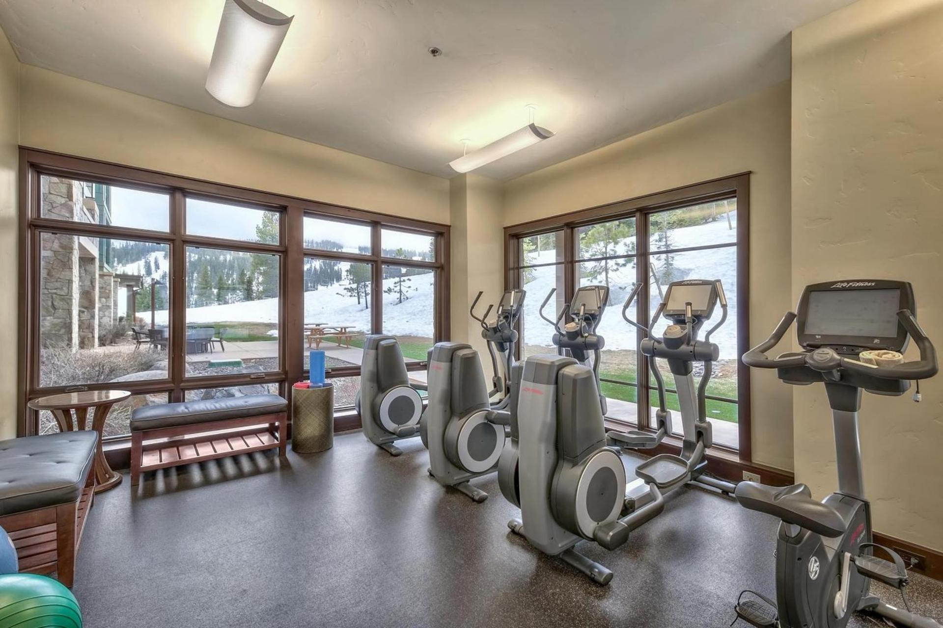 Constellation Residences photo 11