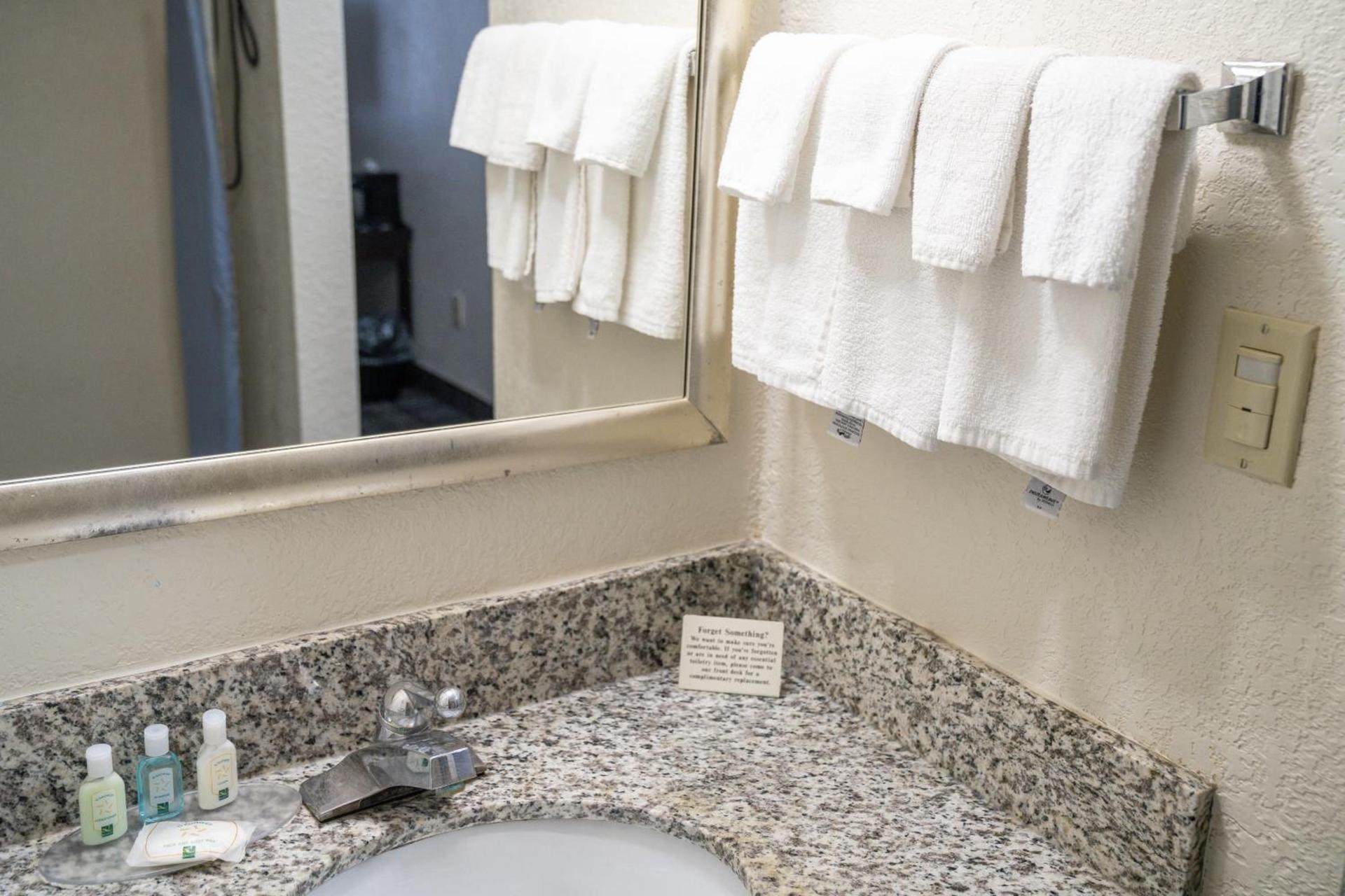Quality Inn Seymour I-65 photo 41