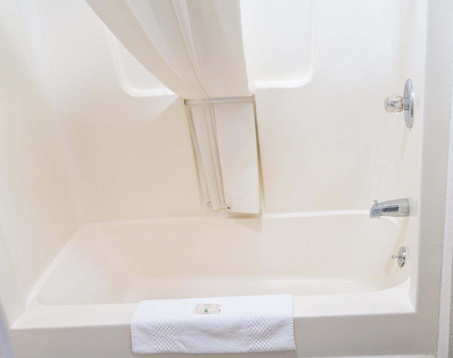 Quality Inn Seymour I-65 photo 60