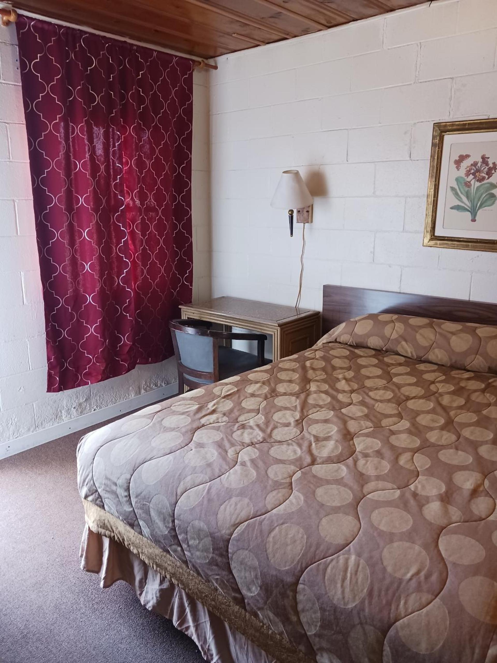 White Pine Motel photo 14