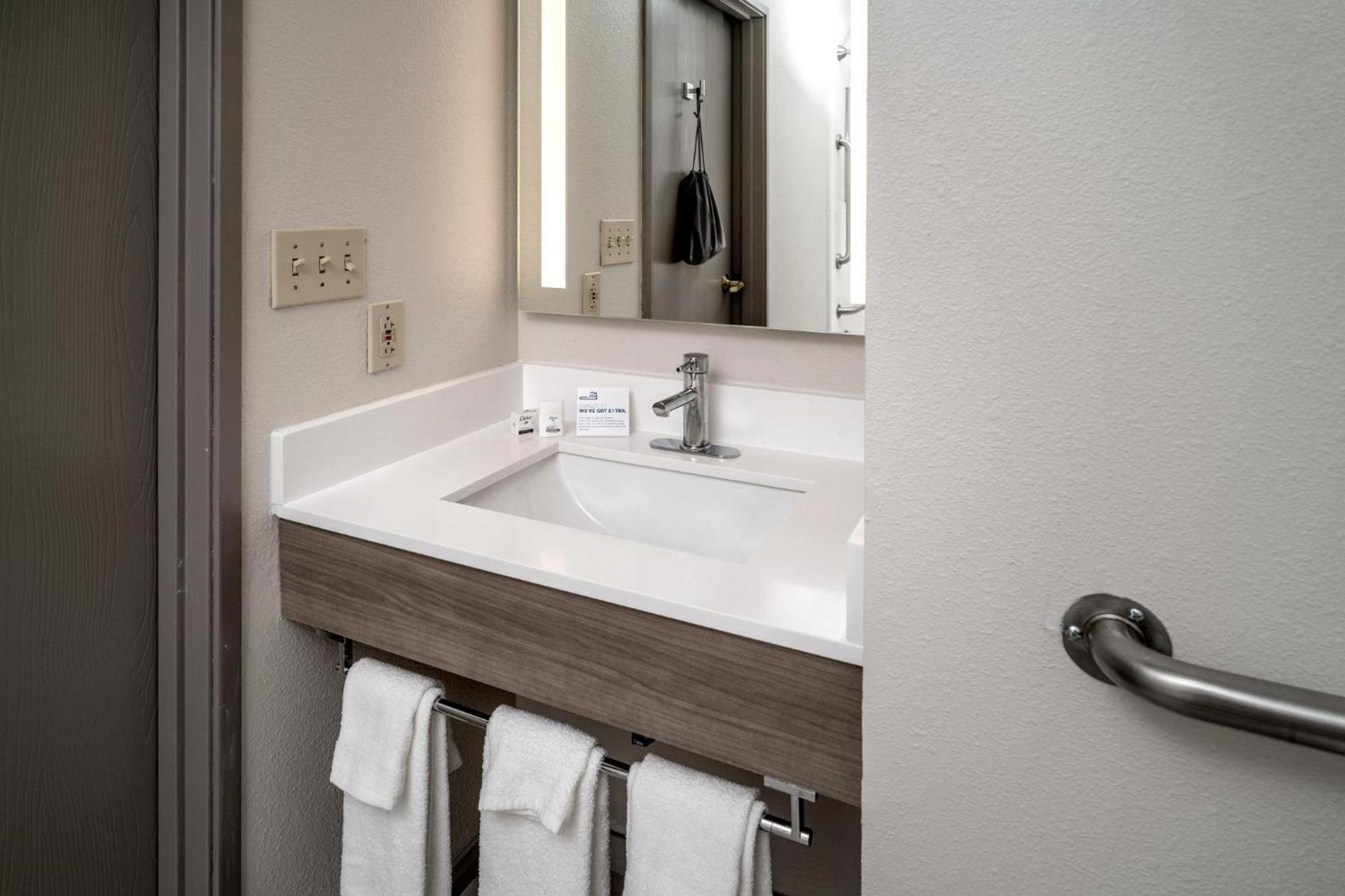 Holiday Inn Express - Charleston/Kanawha City by IHG photo 43