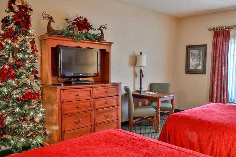 The Inn at Christmas Place photo 3