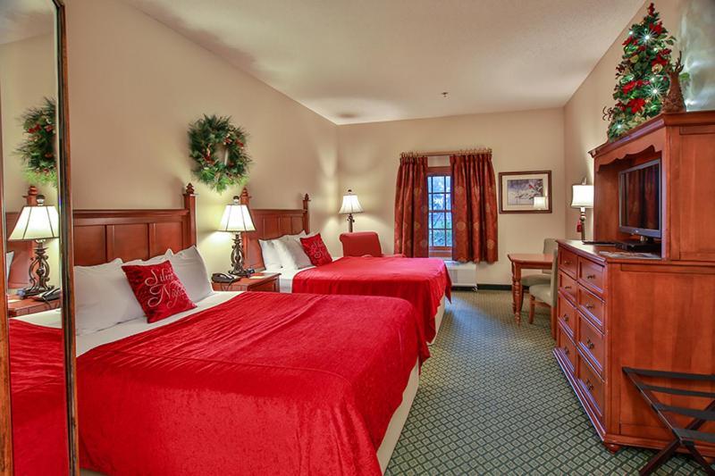 The Inn at Christmas Place photo 25