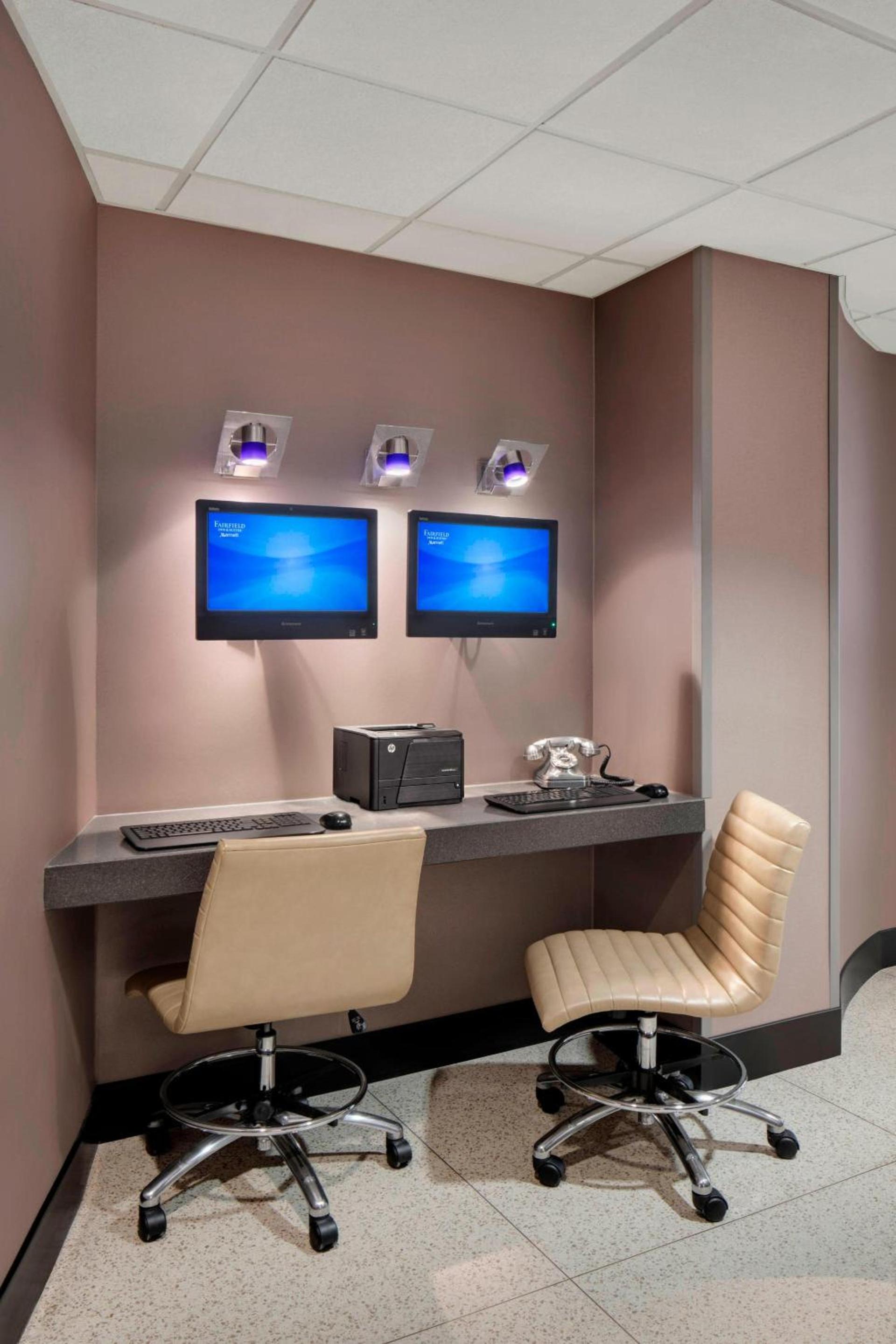 Fairfield Inn and Suites Chicago Downtown/ Magnificent Mile photo 10