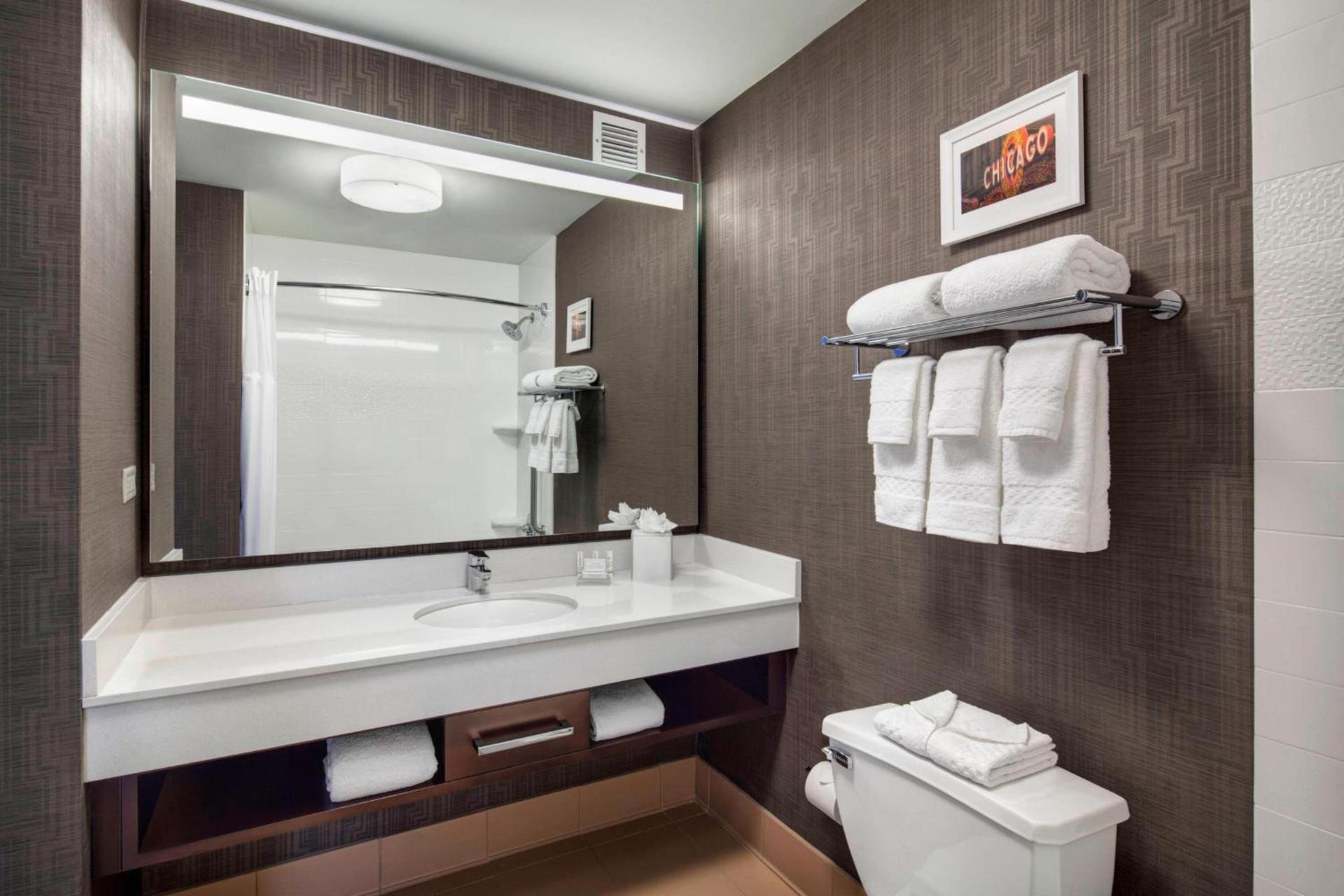 Fairfield Inn and Suites Chicago Downtown/ Magnificent Mile photo 8