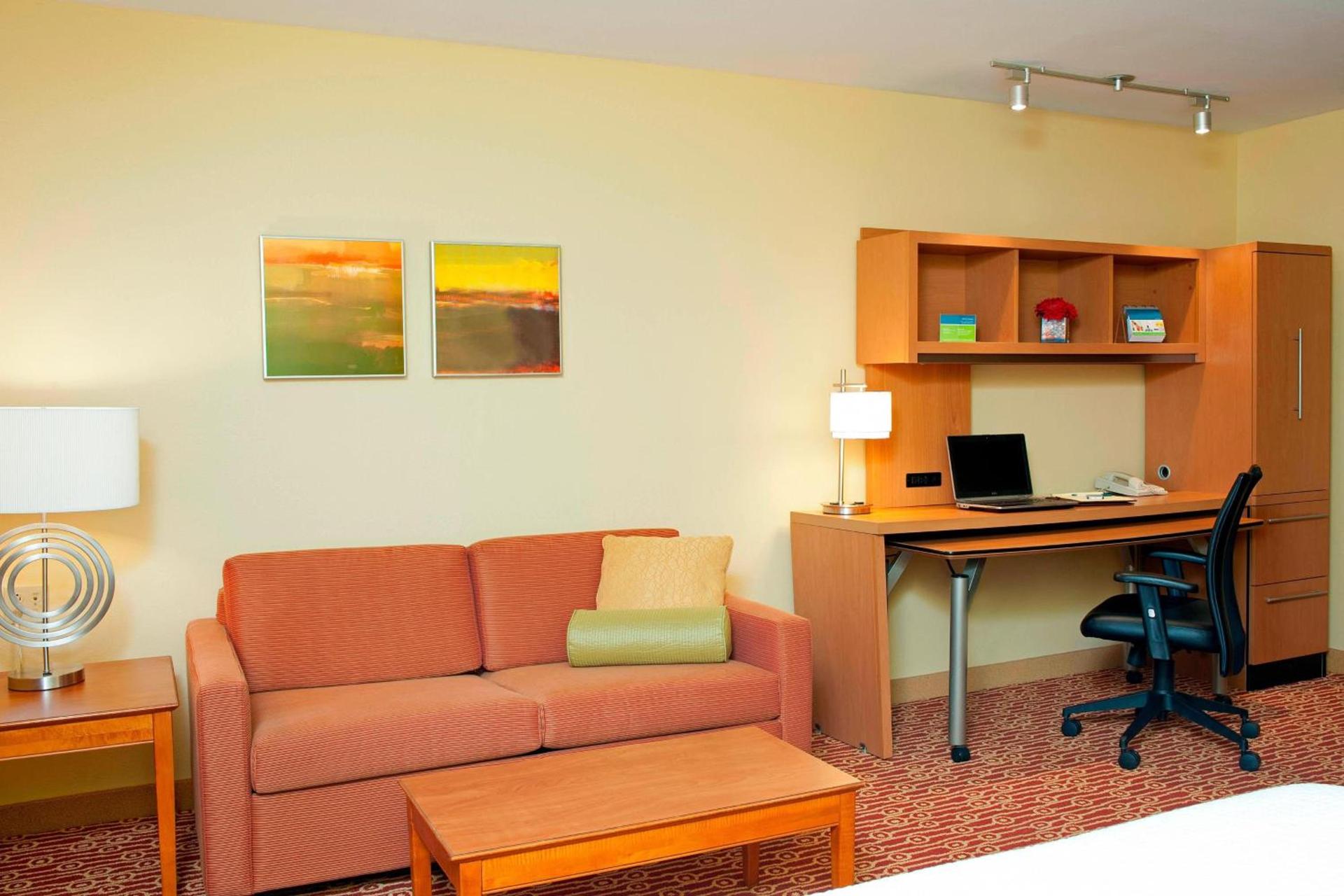 MainStay Suites Bloomington near University photo 13