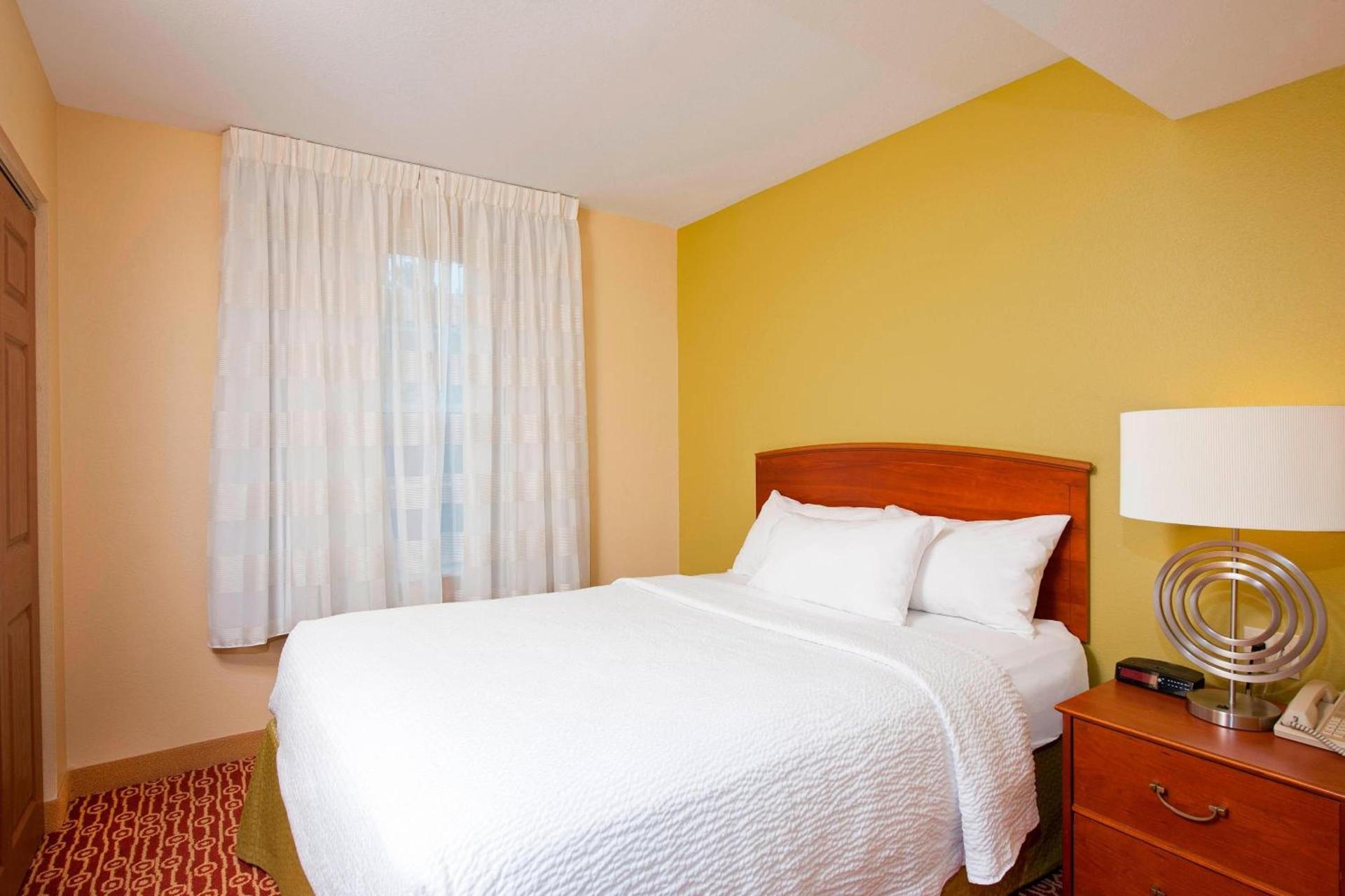 MainStay Suites Bloomington near University photo 18