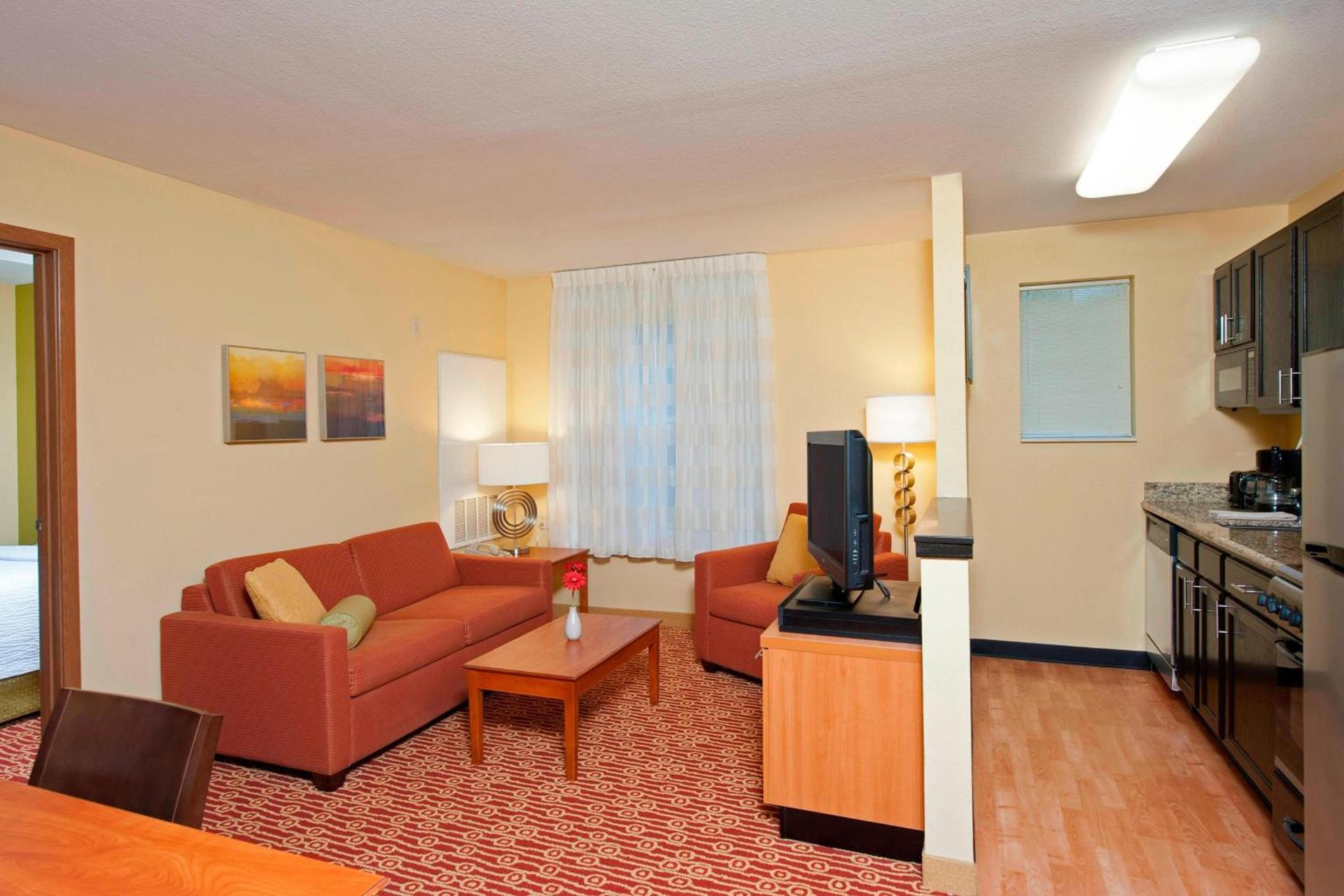 MainStay Suites Bloomington near University photo 19
