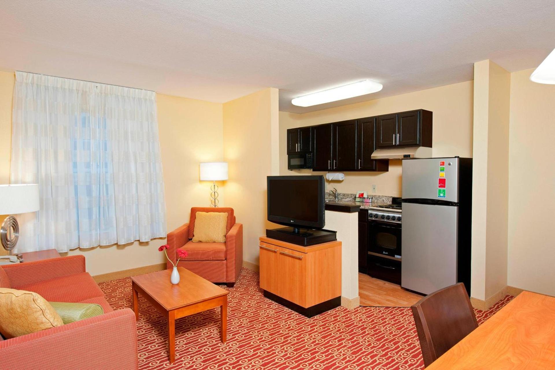 MainStay Suites Bloomington near University photo 21