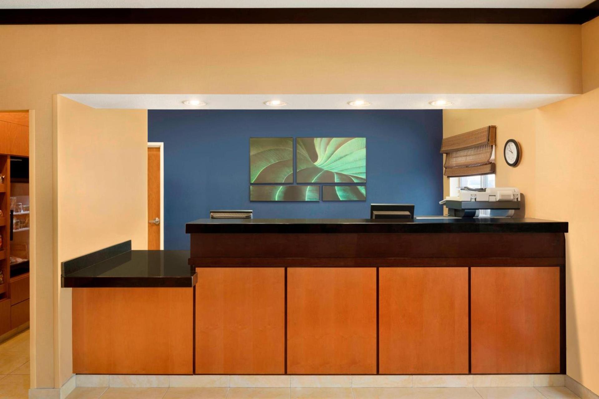 Fairfield Inn & Suites by Marriott Champaign photo 4